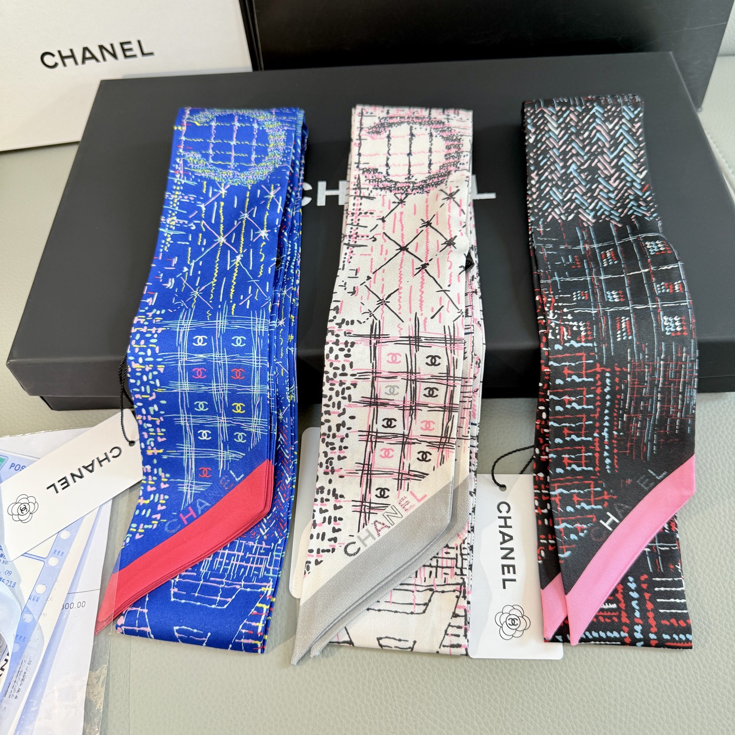 [Chanel Small Ribbons]