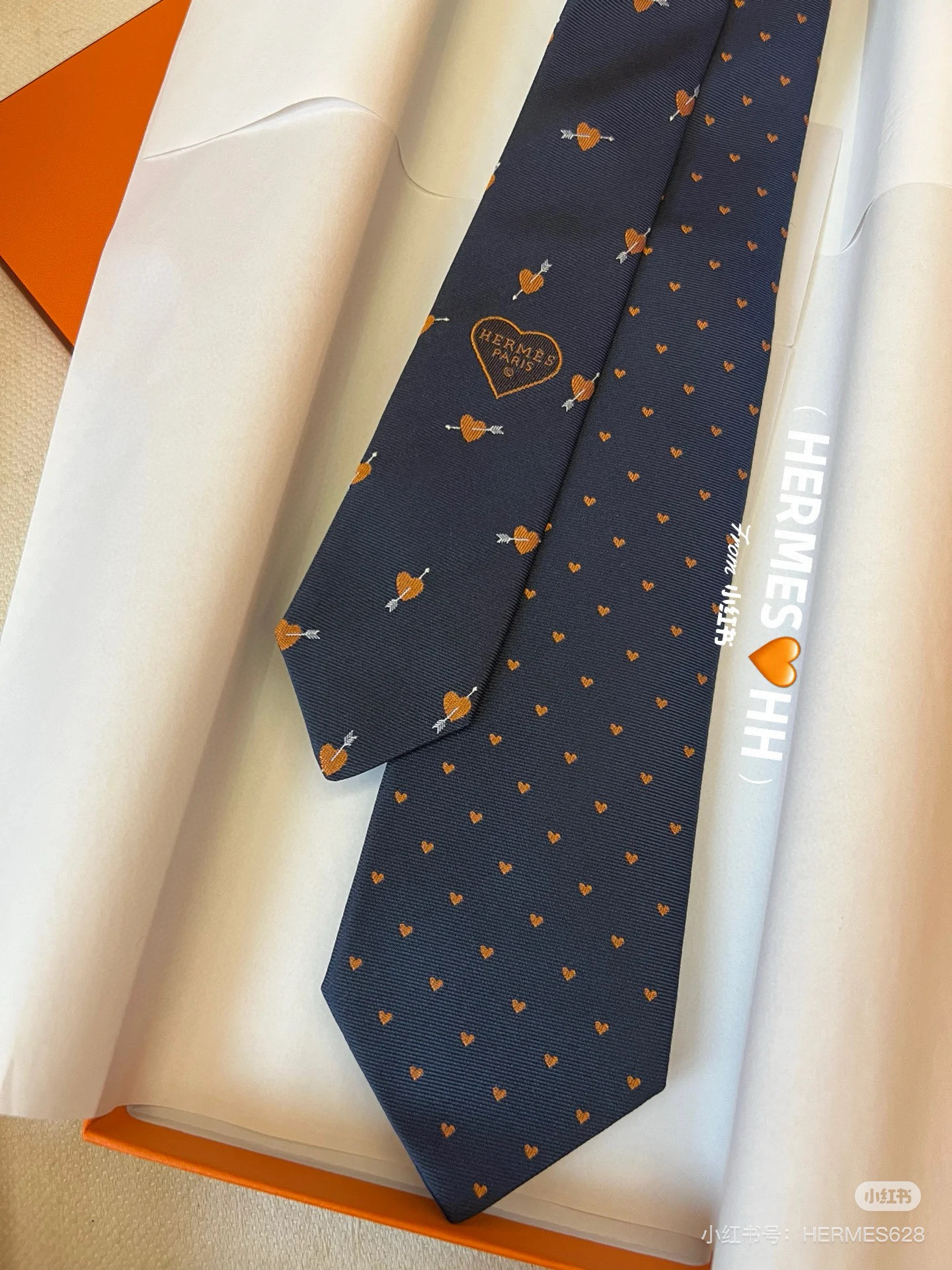 NO:302019,Special Hermes new love tie series for men and women, can fully demonstrate your personality. Top twill silk handmade custom tie, tie, hermes, real silk, ties19860909特 爱马仕男女同款爱心新款领带系列,可以充分展示自己个性.顶级斜纹真丝手工定制领带,领带,hermes,real silk,ties,accessory