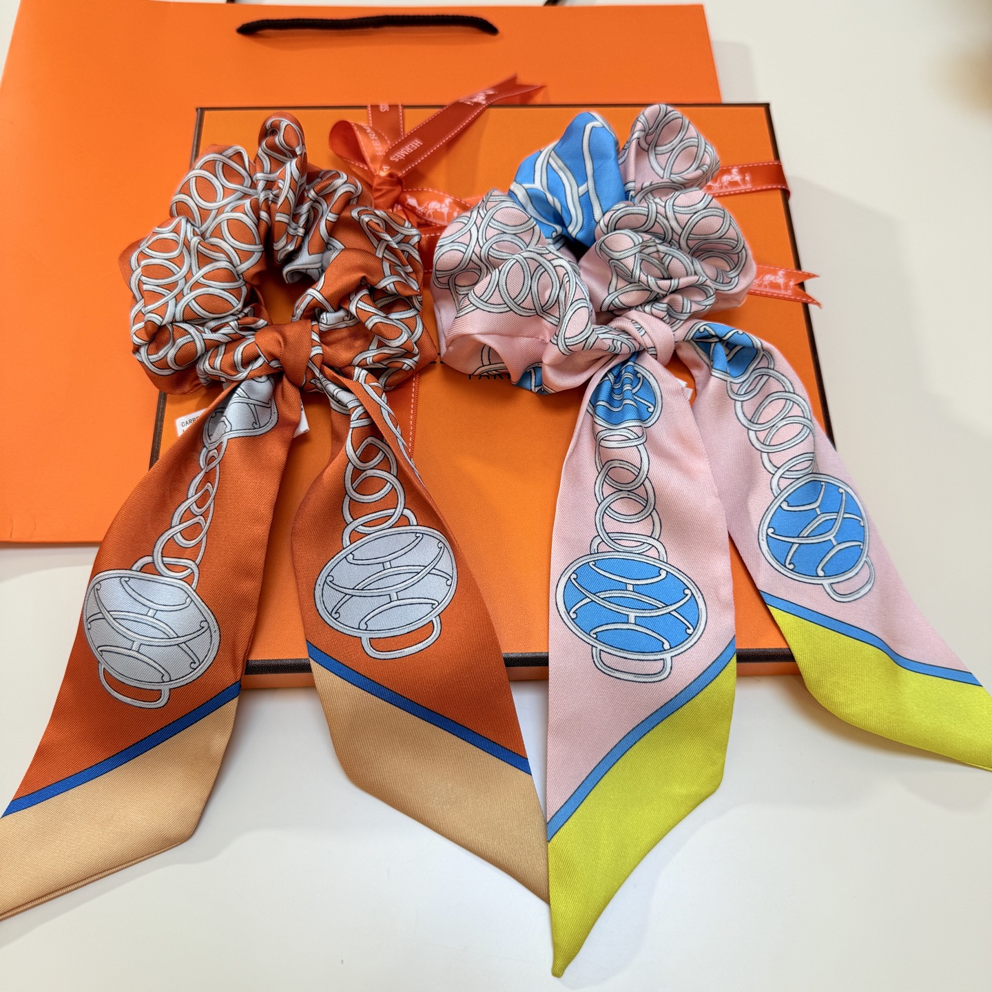 [Hermès Small Ribbons]