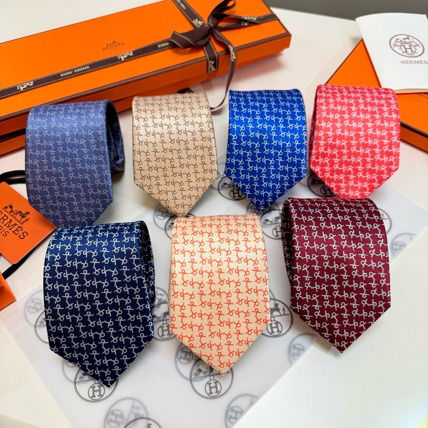 [Hermès Ties]It is also the origin of a story There is only one rule: Enjoy we