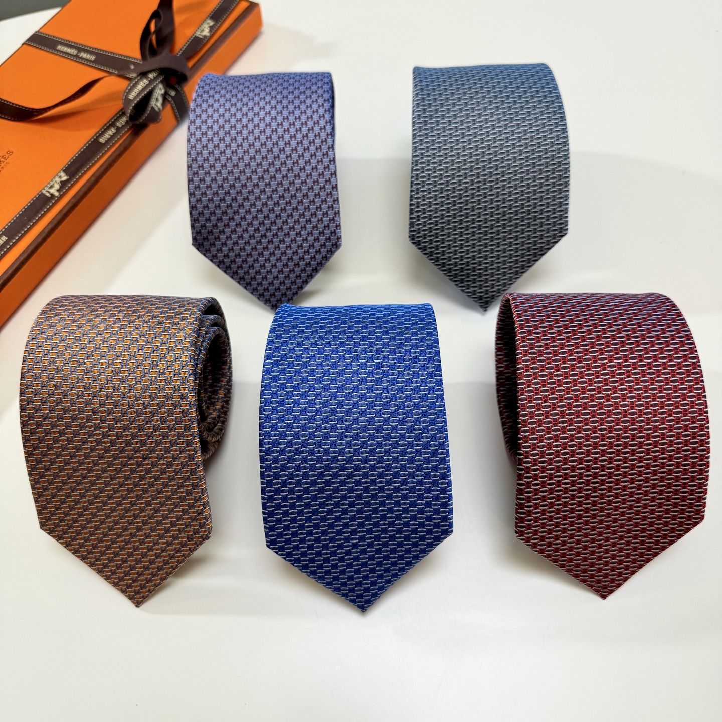 [Hermès Ties]