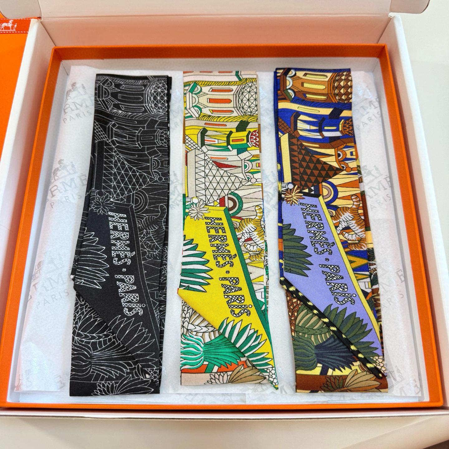 [Hermès Small Ribbons]