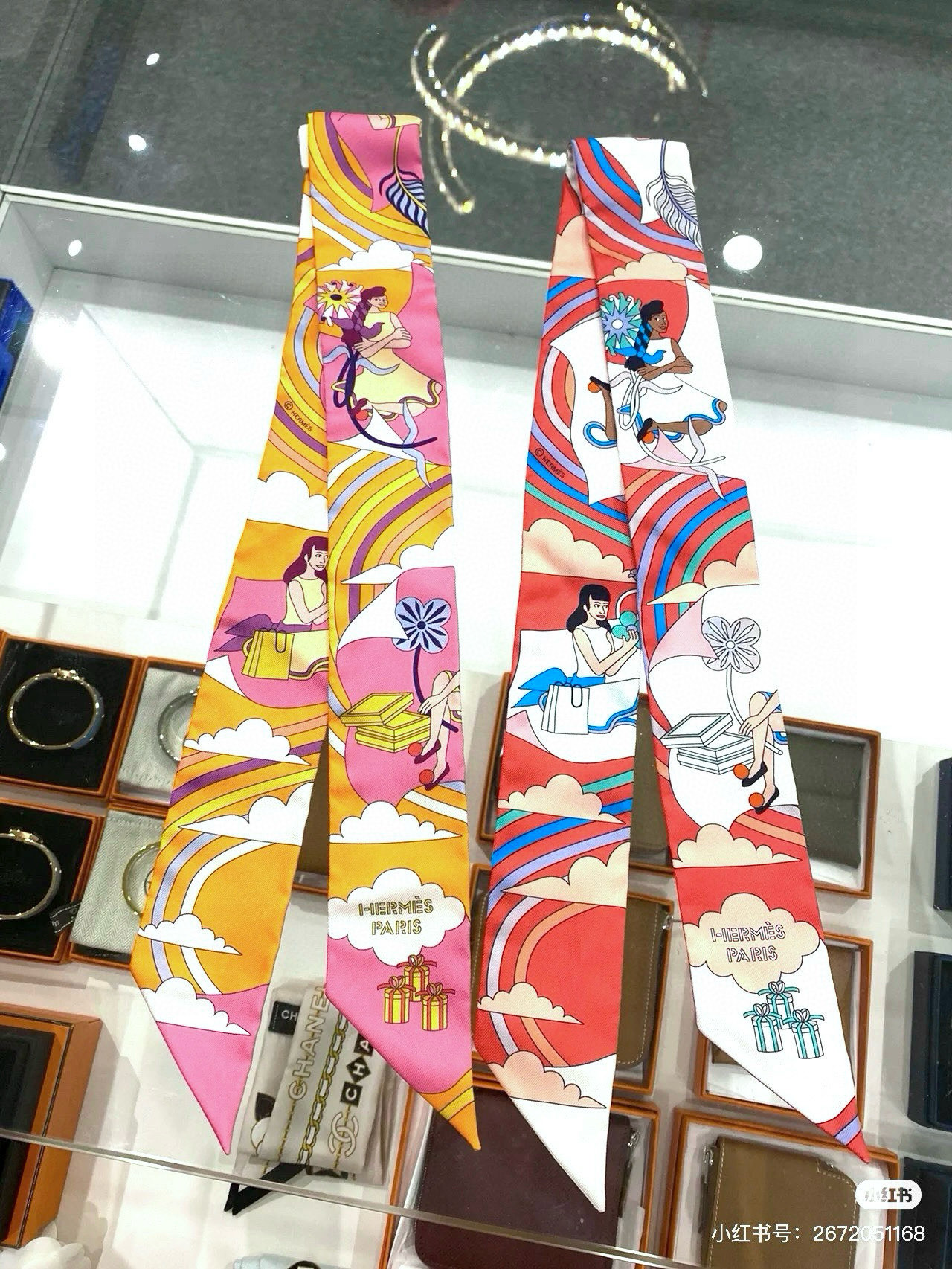 💰( 穿荷葉裙的女孩）爱马仕Hermes“ Carres Volants” Twilly小丝巾
Twil