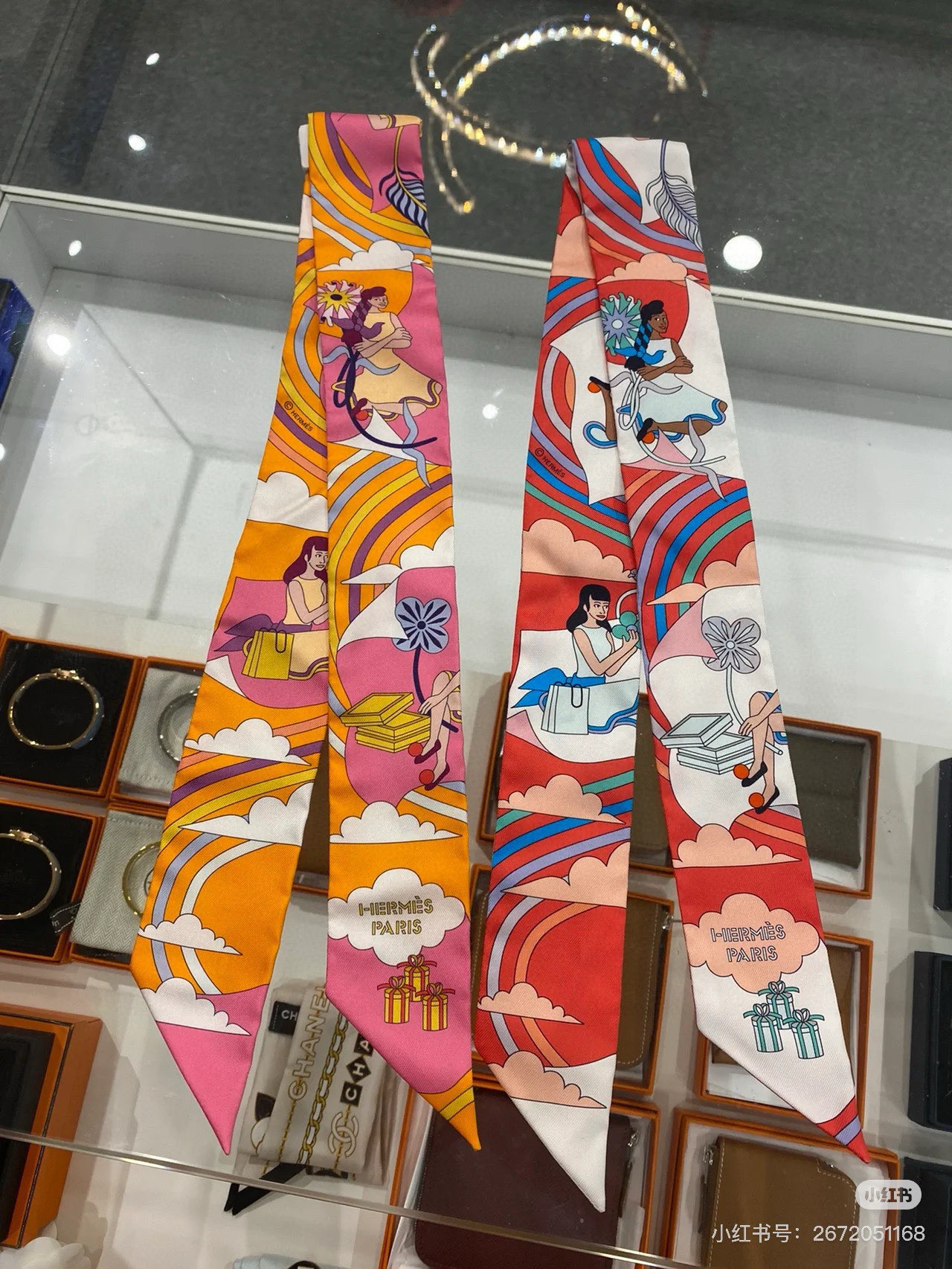 💰( 穿荷葉裙的女孩）爱马仕Hermes“ Carres Volants” Twilly小丝巾
Twil