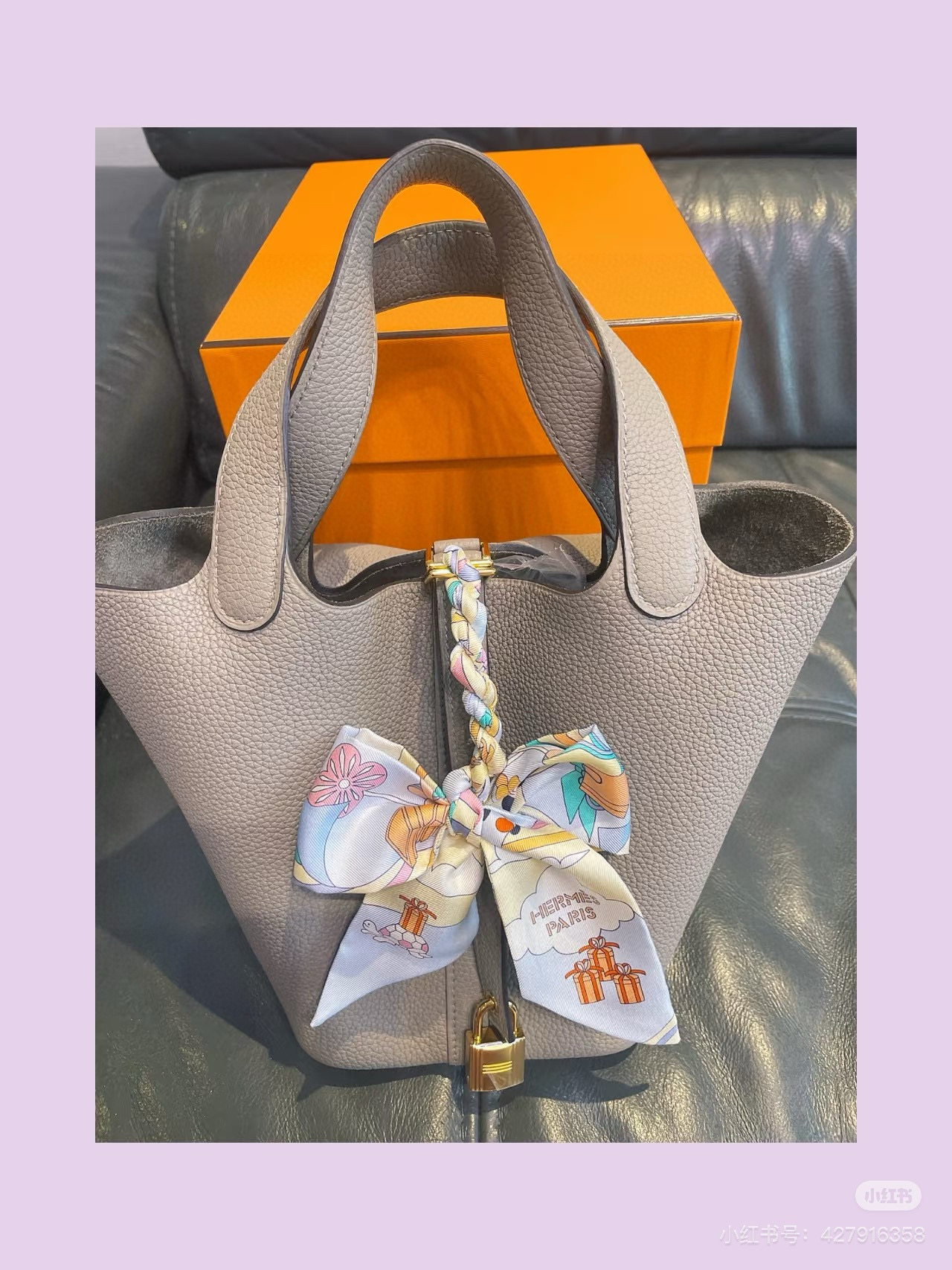 💰( 穿荷葉裙的女孩）爱马仕Hermes“ Carres Volants” Twilly小丝巾
Twil