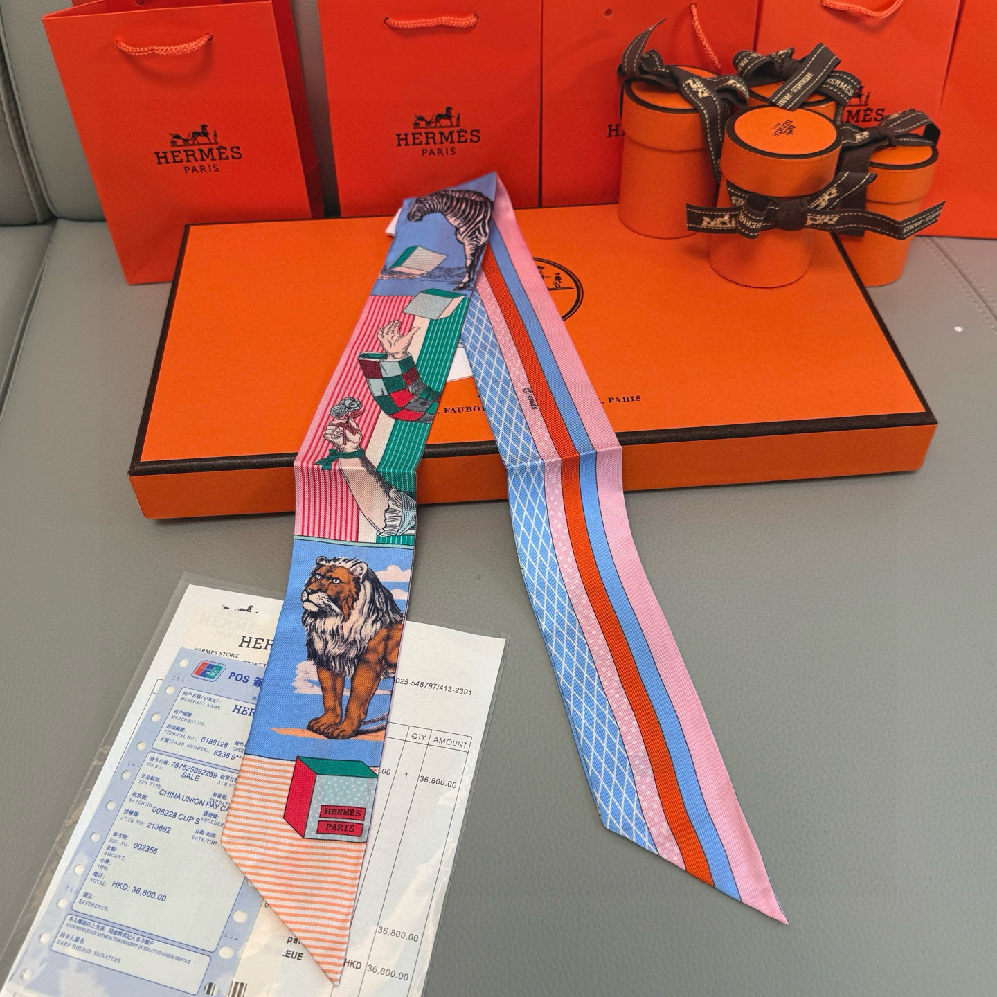 💰爱马仕Hermes “新型大剧院”Twilly小丝巾
Twilly小丝巾（100%桑蚕丝）重磅18姆米