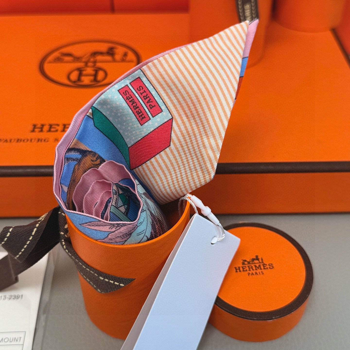 💰爱马仕Hermes “新型大剧院”Twilly小丝巾
Twilly小丝巾（100%桑蚕丝）重磅18姆米