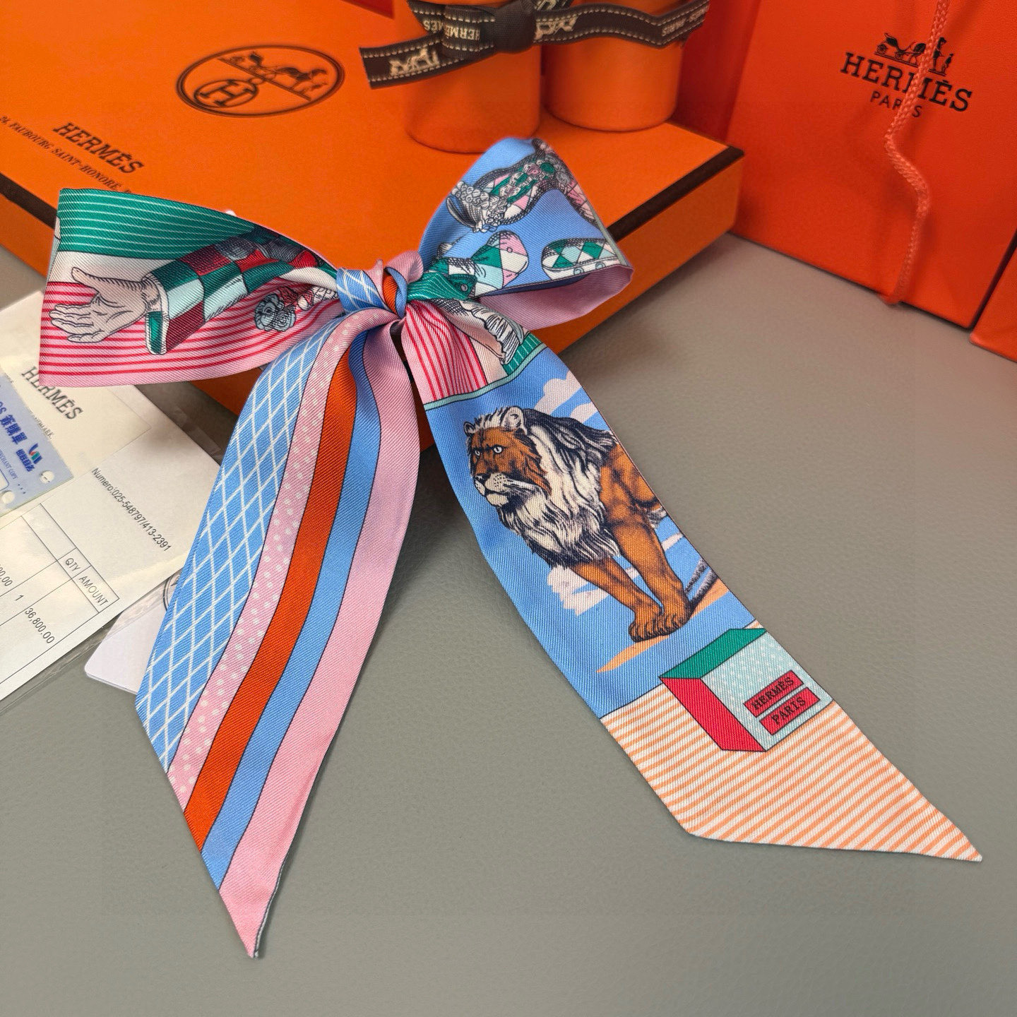💰爱马仕Hermes “新型大剧院”Twilly小丝巾
Twilly小丝巾（100%桑蚕丝）重磅18姆米