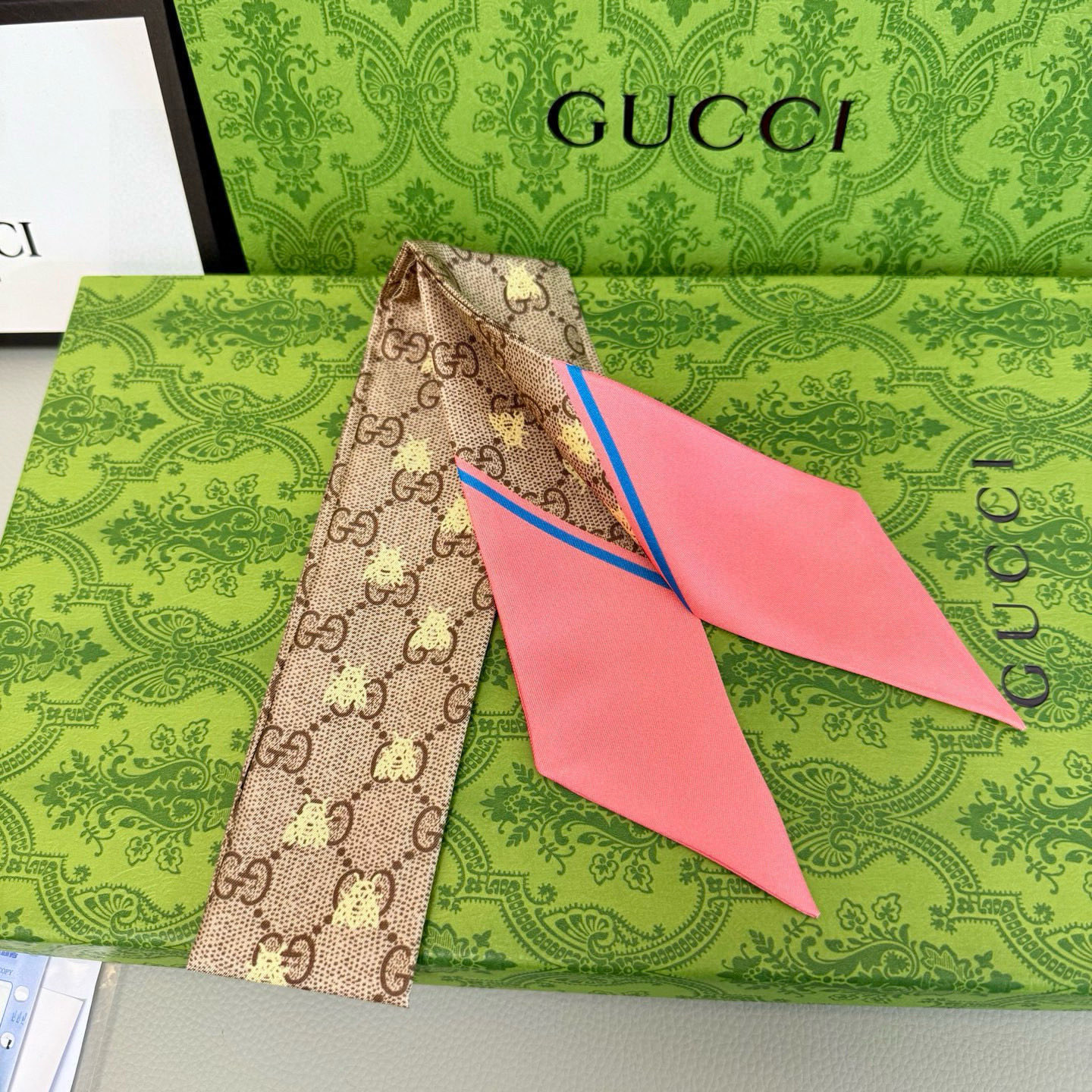 。ZG同步❗️镀金蜜蜂🦋GUCCI双层真丝飘带💕【尖端‼️专柜最最新款来袭💕女神必入  法国进口真丝面料
