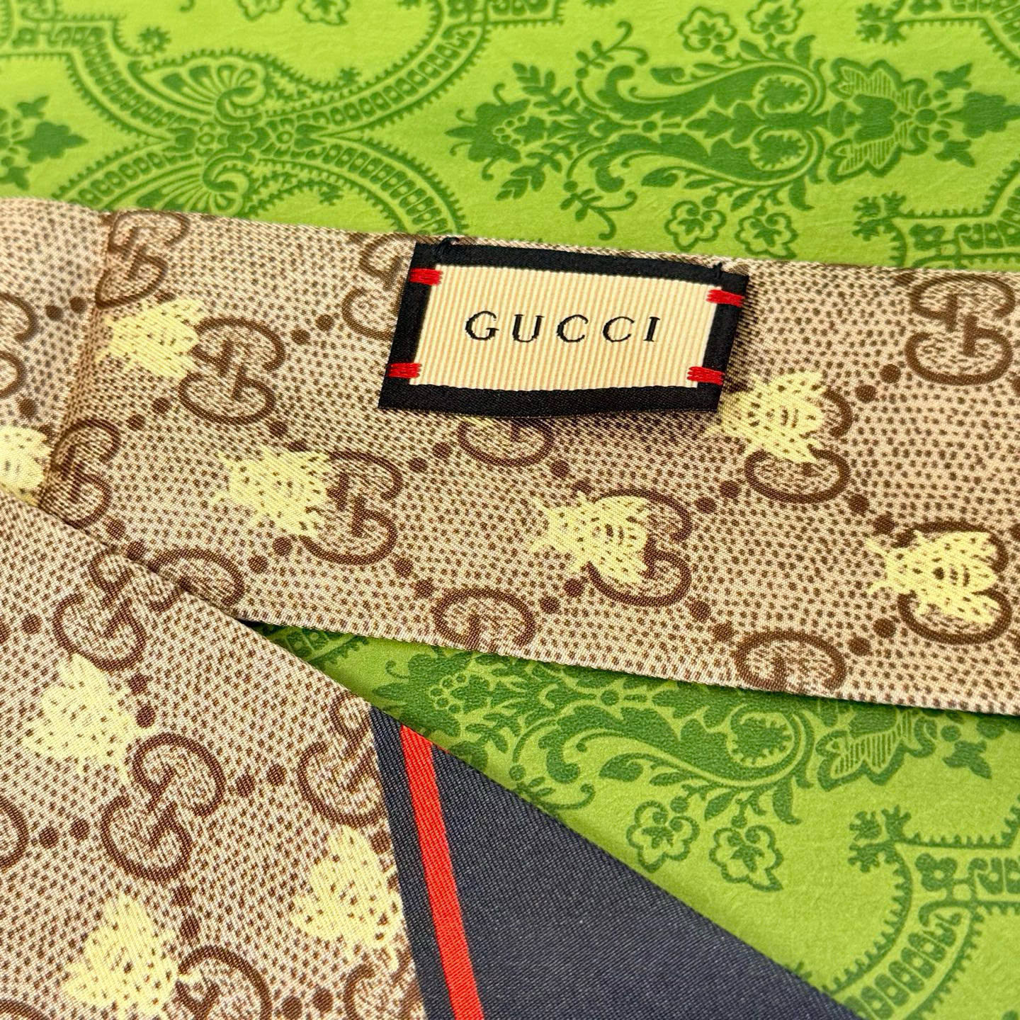 。ZG同步❗️镀金蜜蜂🦋GUCCI双层真丝飘带💕【尖端‼️专柜最最新款来袭💕女神必入  法国进口真丝面料