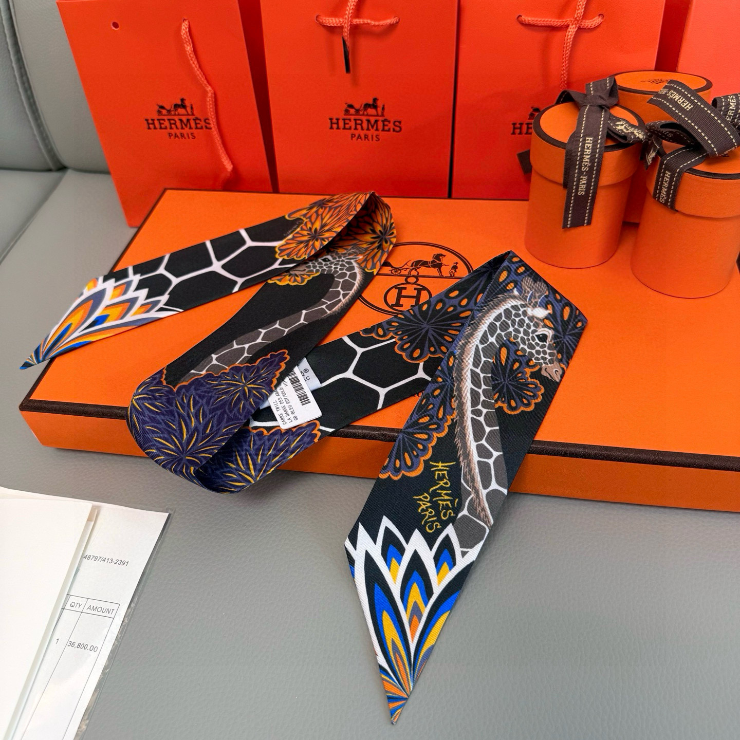 。爱马仕Hermes “美惠三女神”Twilly小丝巾
Twilly小丝巾（100%桑蚕丝）重磅18姆米