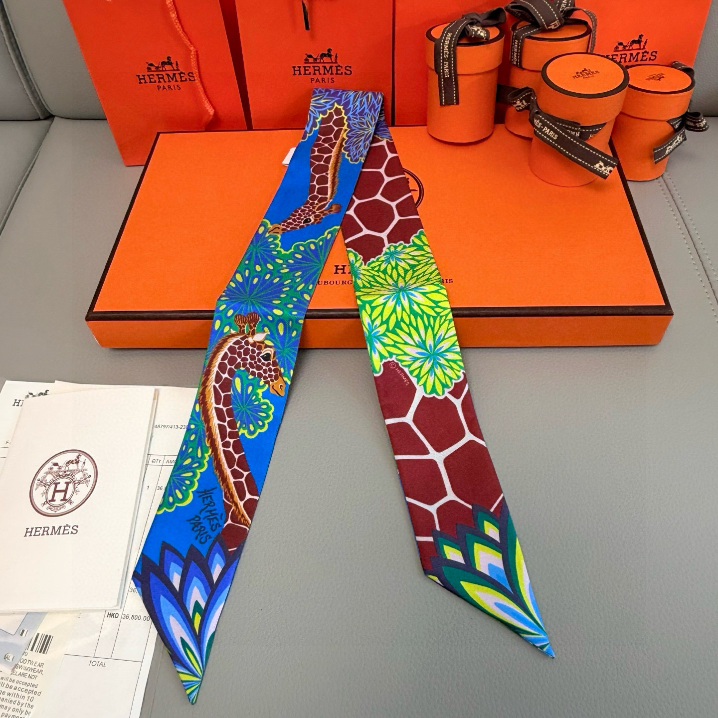 。爱马仕Hermes “美惠三女神”Twilly小丝巾
Twilly小丝巾（100%桑蚕丝）重磅18姆米
