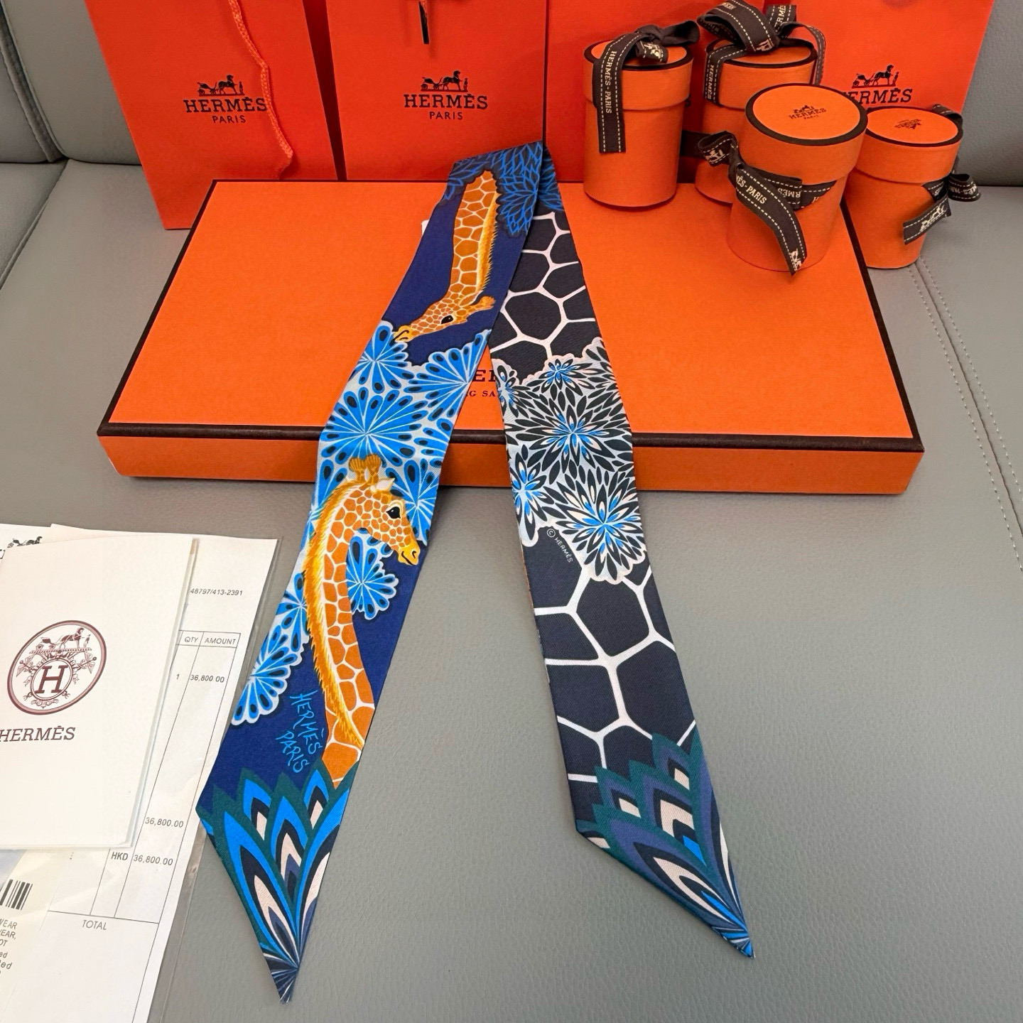 。爱马仕Hermes “美惠三女神”Twilly小丝巾
Twilly小丝巾（100%桑蚕丝）重磅18姆米