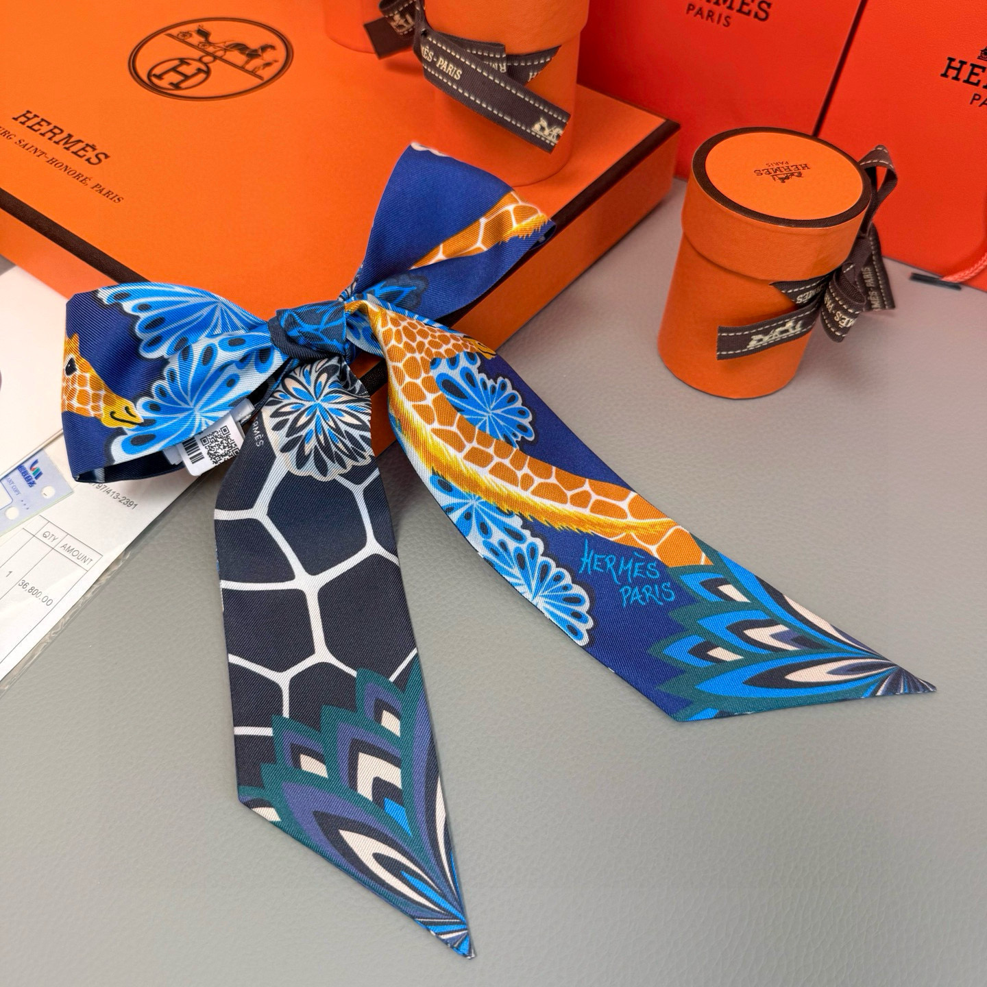 。爱马仕Hermes “美惠三女神”Twilly小丝巾
Twilly小丝巾（100%桑蚕丝）重磅18姆米