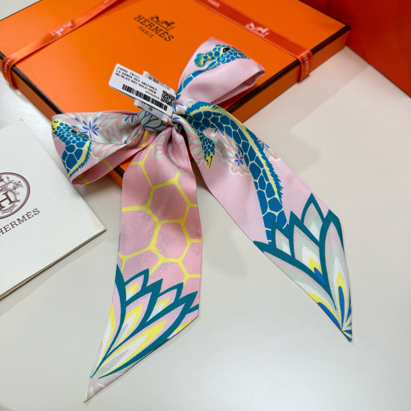 。爱马仕Hermes “美惠三女神”Twilly小丝巾
Twilly小丝巾（100%桑蚕丝）重磅18姆米