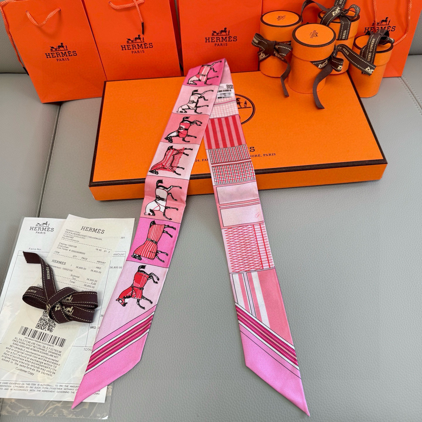 Hermès Twilly Silk Scarf - Classic Horse Motif, Versatile Accessory 5 i1752150030807 2030 0 3