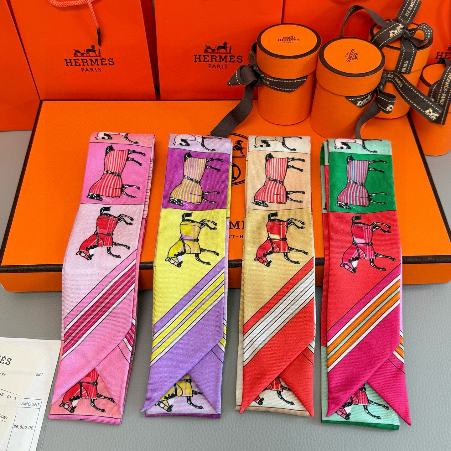 Hermès Twilly Silk Scarf - Classic Horse Motif, Versatile Accessory 4 i1752150032783 7722 0 2