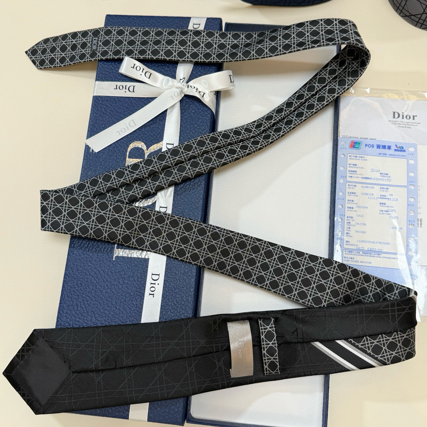 特价💰爆款到👏👏Do家新款领带💖💖 👔👔Dior男士【D藤格纹图案领带】，稀有😻😻展现精湛手工与时尚优雅