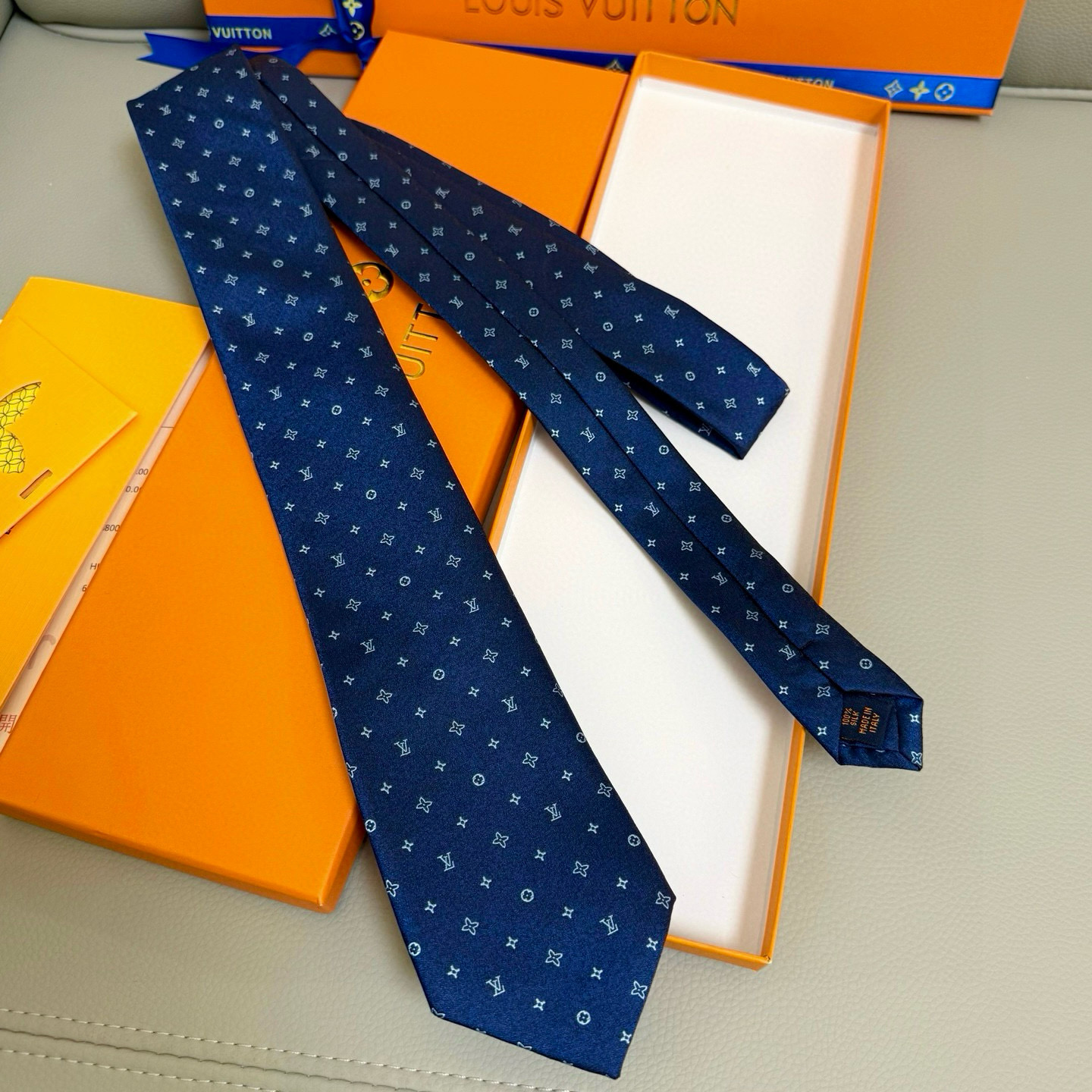特价💰LV领带 ，路易威登经典领带👔男士必备单品超时尚！高端品质 版型面料都达到品牌标准，，难得的好款，
