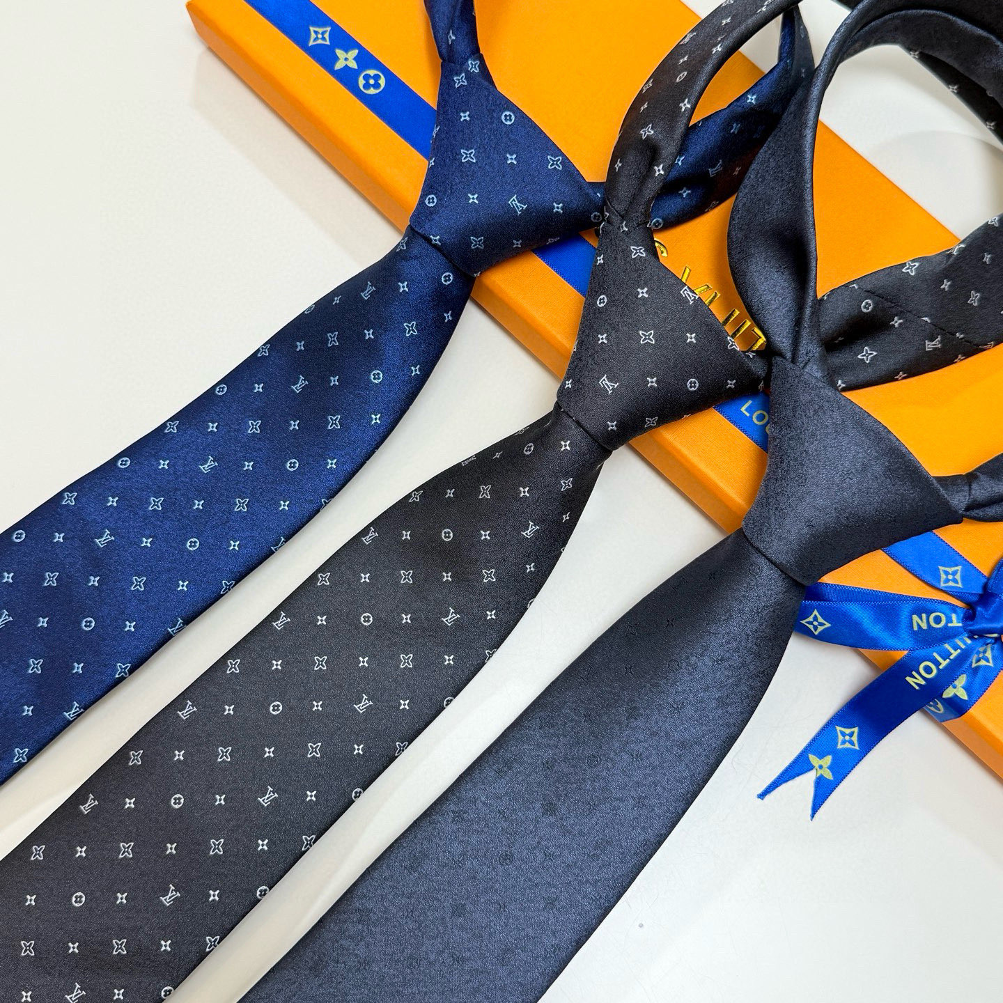 特价💰LV领带 ，路易威登经典领带👔男士必备单品超时尚！高端品质 版型面料都达到品牌标准，，难得的好款，