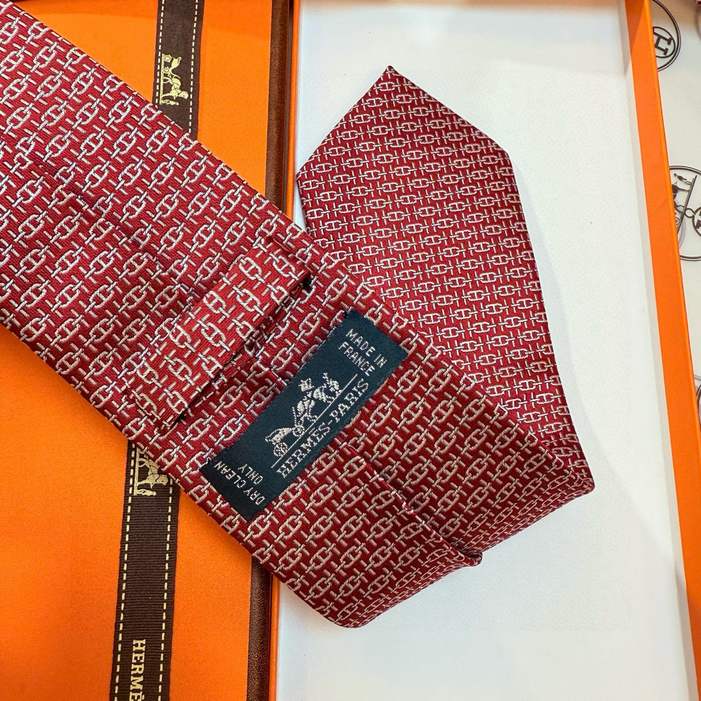 特价💰👨‍✈男士新款领带系列【H新型链条领带】👔👔，稀有H家每年都有一千条不同印花的领带面世，从最初的多