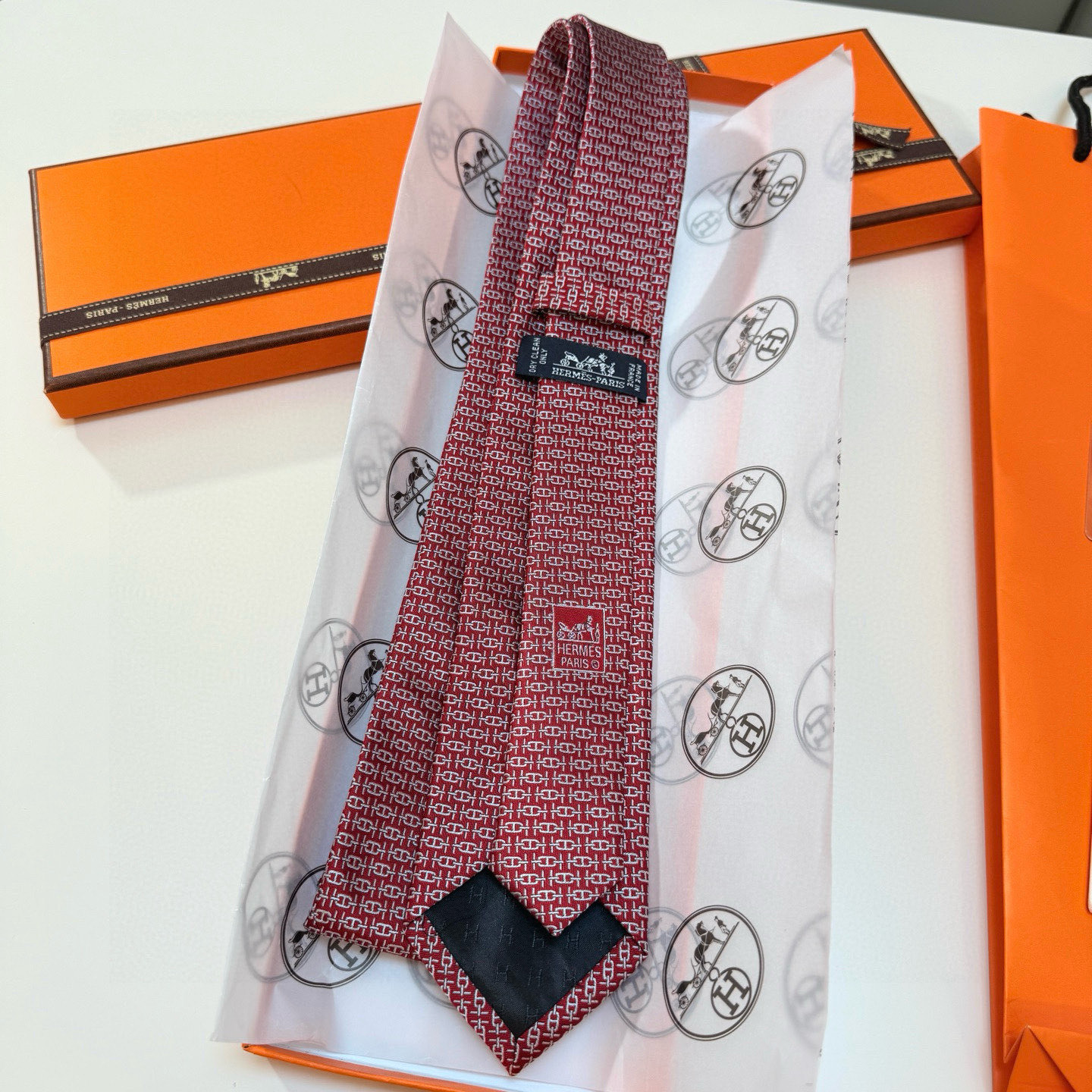特价💰👨‍✈男士新款领带系列【H新型链条领带】👔👔，稀有H家每年都有一千条不同印花的领带面世，从最初的多