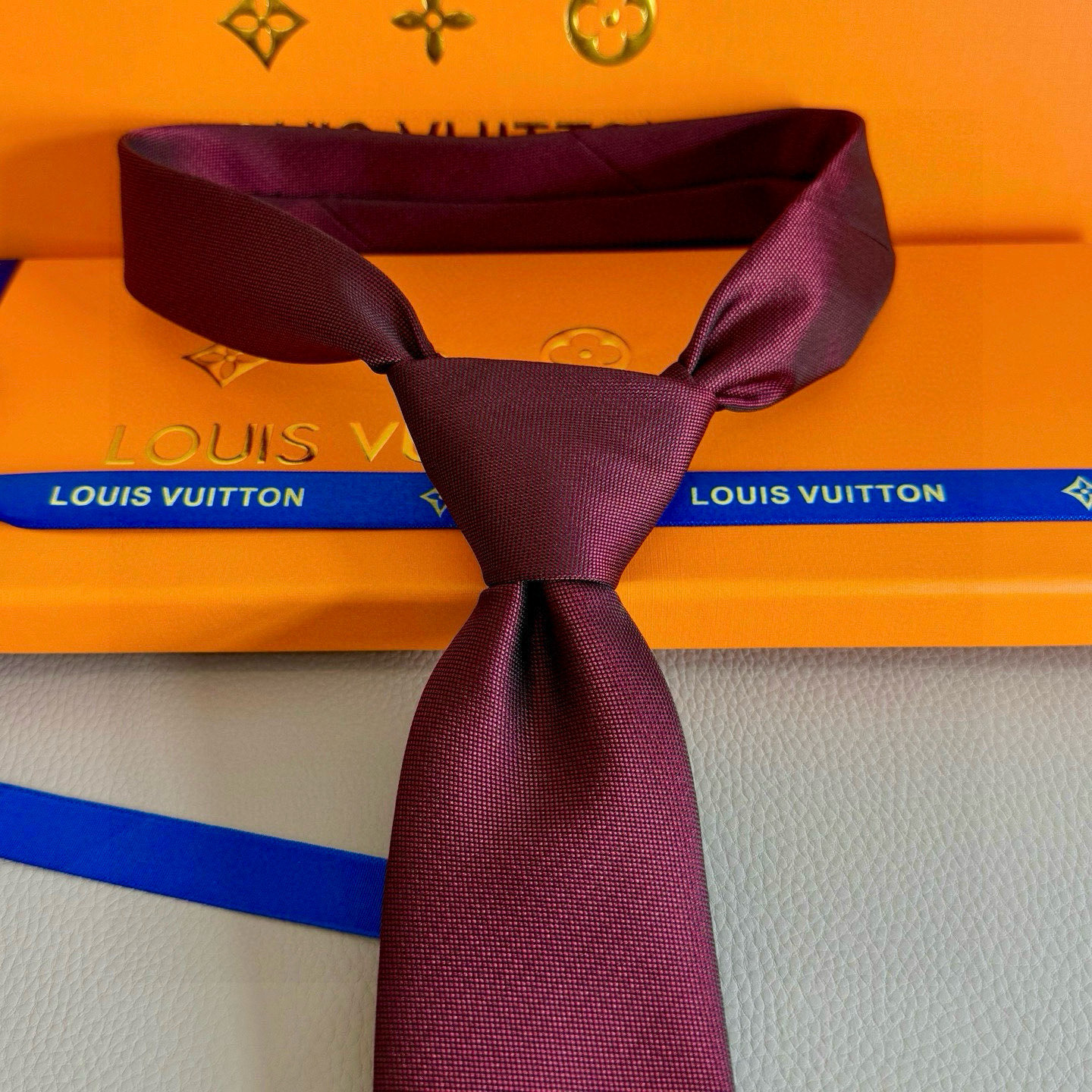 特价💰LV男士领带系列 渐变花纹领带👔👔，稀有😻😻展现精湛手工与时尚优雅的理想选择，此款Monogram