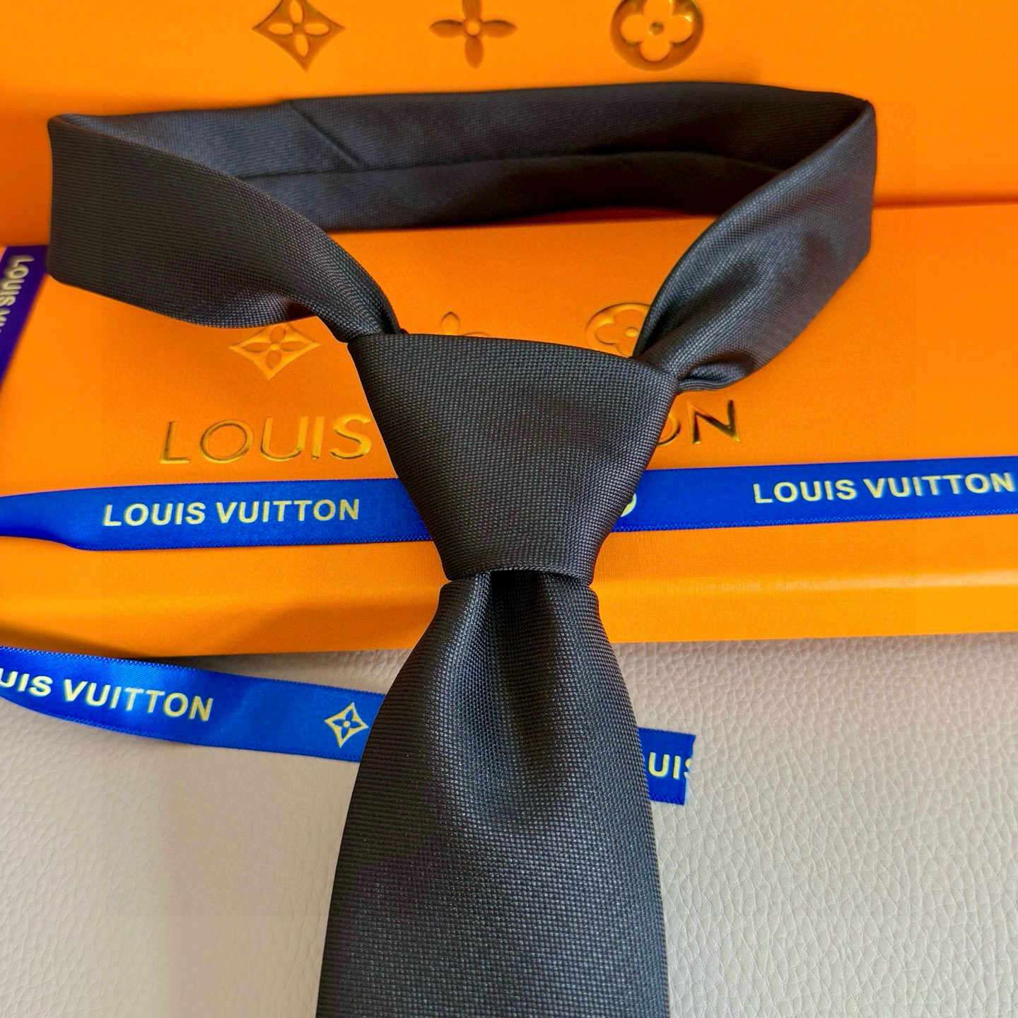 特价💰LV男士领带系列 渐变花纹领带👔👔，稀有😻😻展现精湛手工与时尚优雅的理想选择，此款Monogram