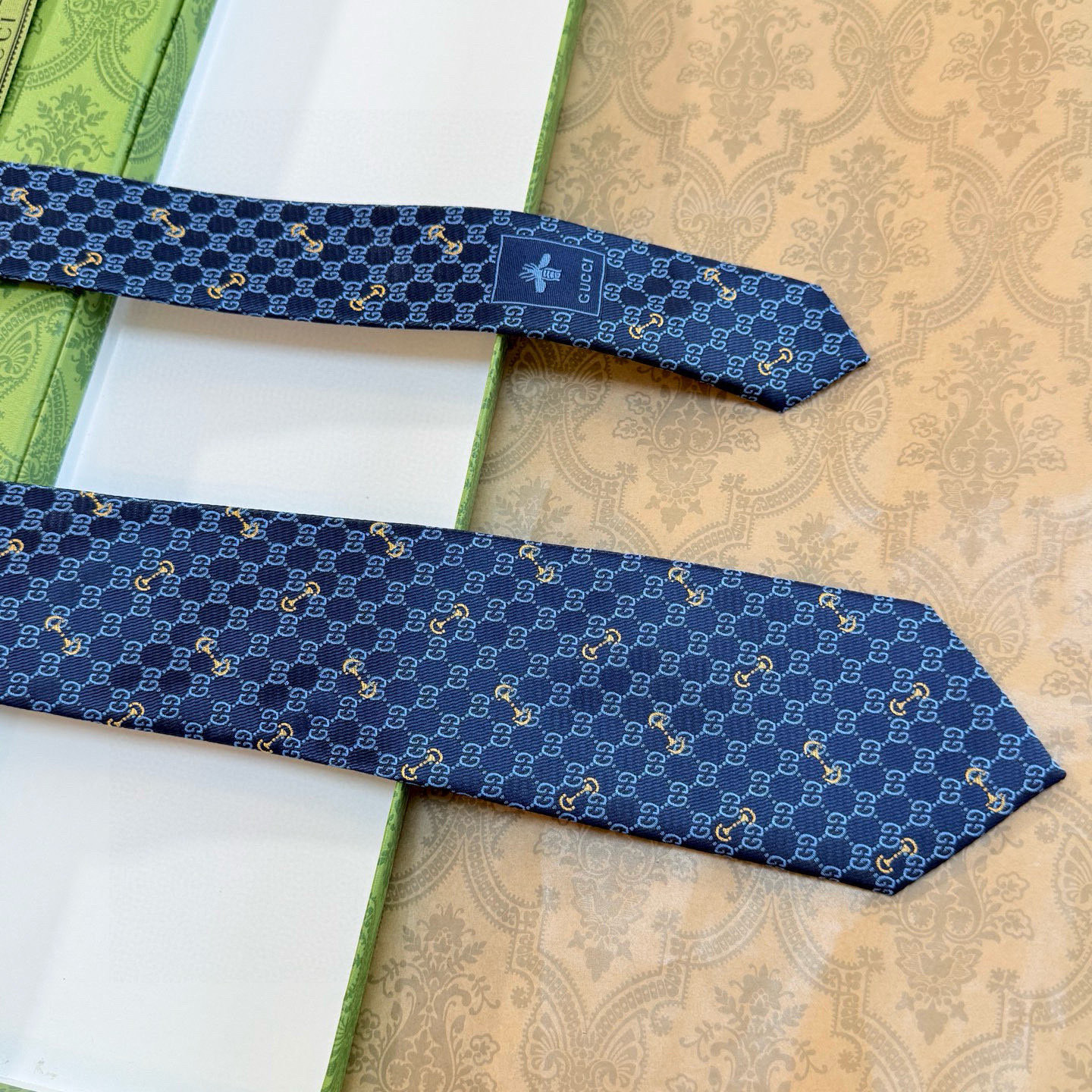 特价💰古奇男士领带系列【GG马衔扣真丝领带】👔👔，稀有🐝🐝展现精湛手工与时尚优雅的理想选择，这款领带将标