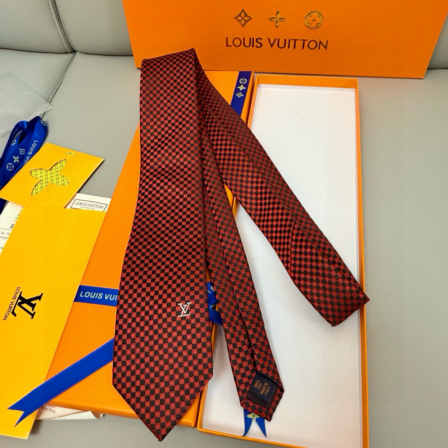 特价💰男士领带系列【L明暗格子领带】👔👔，稀有😻😻展现精湛手工与时尚优雅的理想选择，这款领带将标志性的D