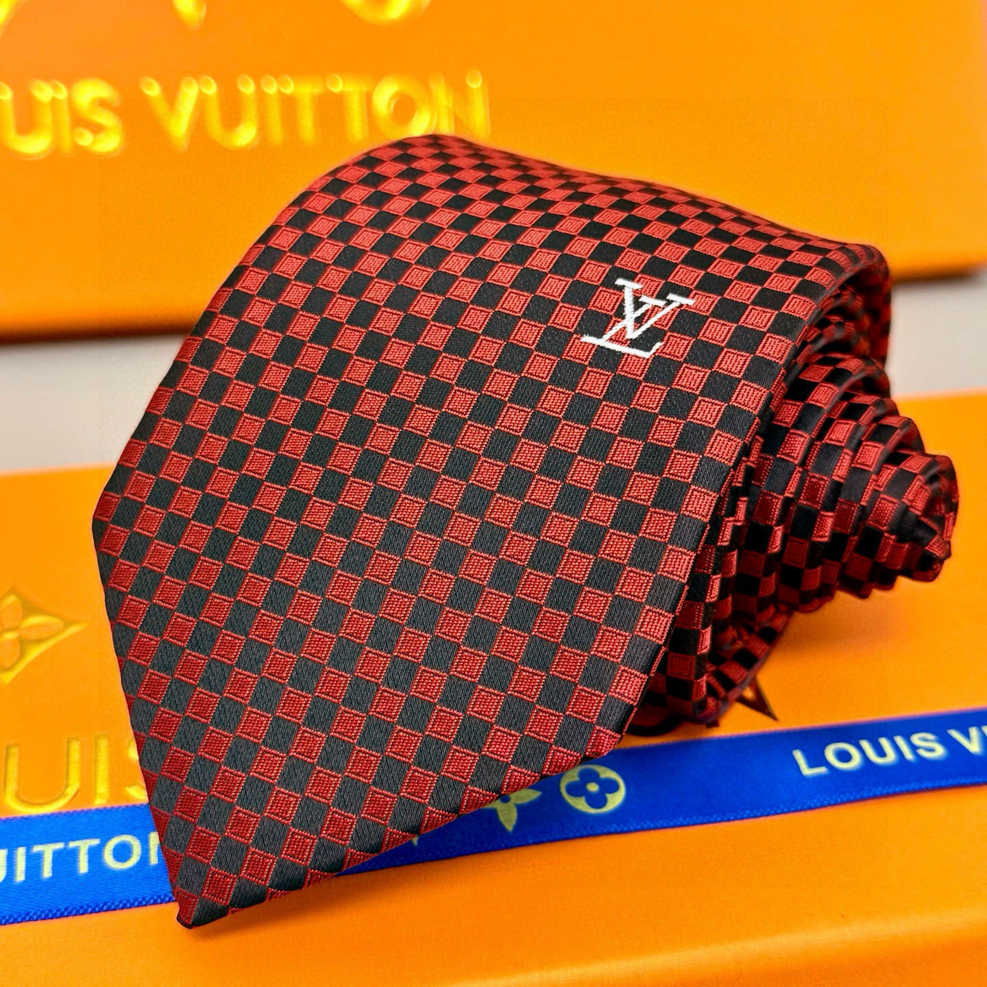 特价💰男士领带系列【L明暗格子领带】👔👔，稀有😻😻展现精湛手工与时尚优雅的理想选择，这款领带将标志性的D
