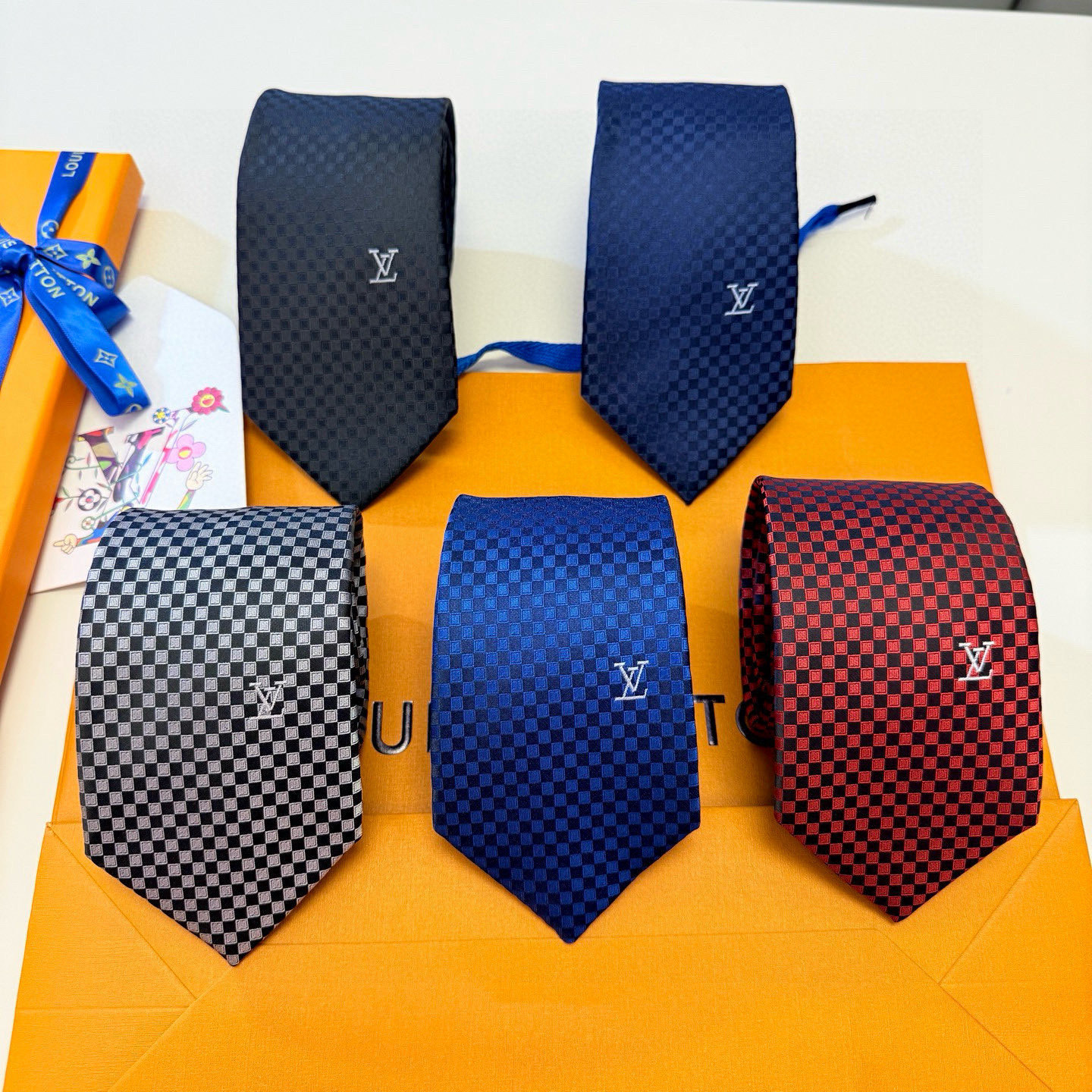 特价💰男士领带系列【L明暗格子领带】👔👔，稀有😻😻展现精湛手工与时尚优雅的理想选择，这款领带将标志性的D