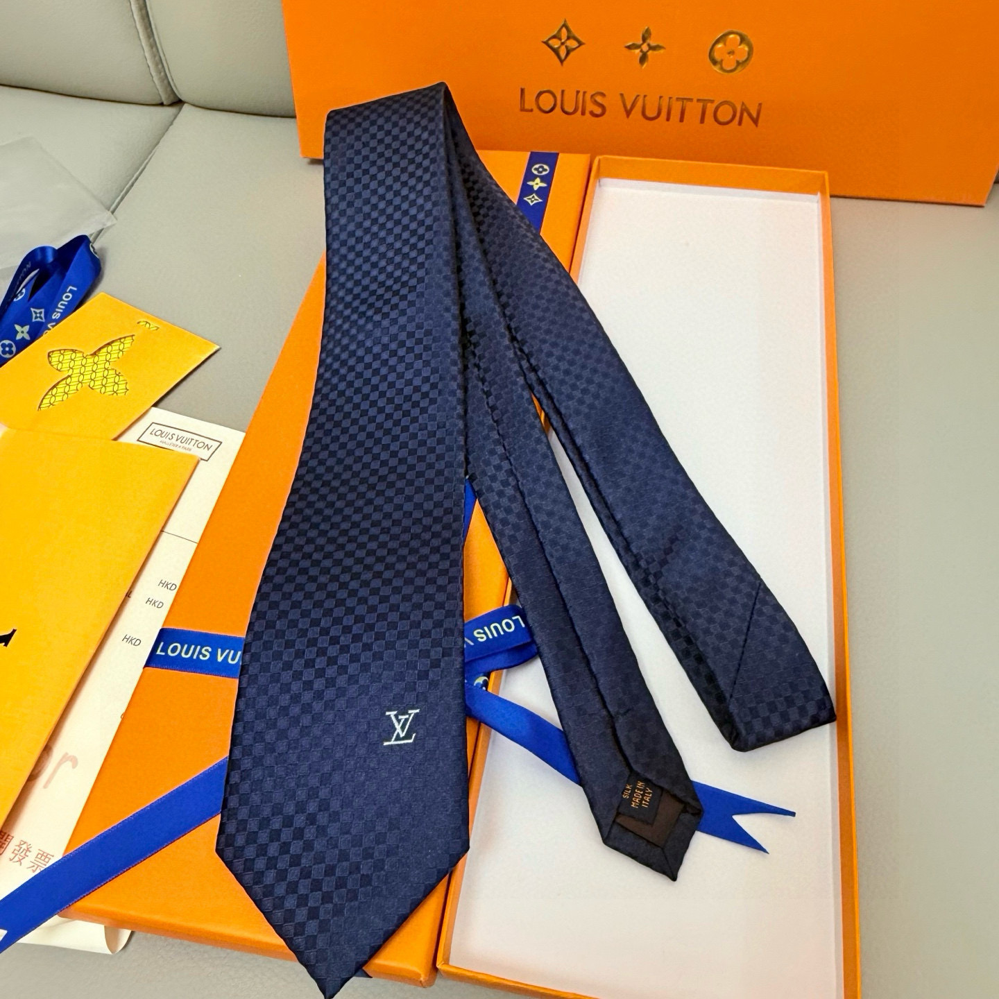 特价💰男士领带系列【L明暗格子领带】👔👔，稀有😻😻展现精湛手工与时尚优雅的理想选择，这款领带将标志性的D
