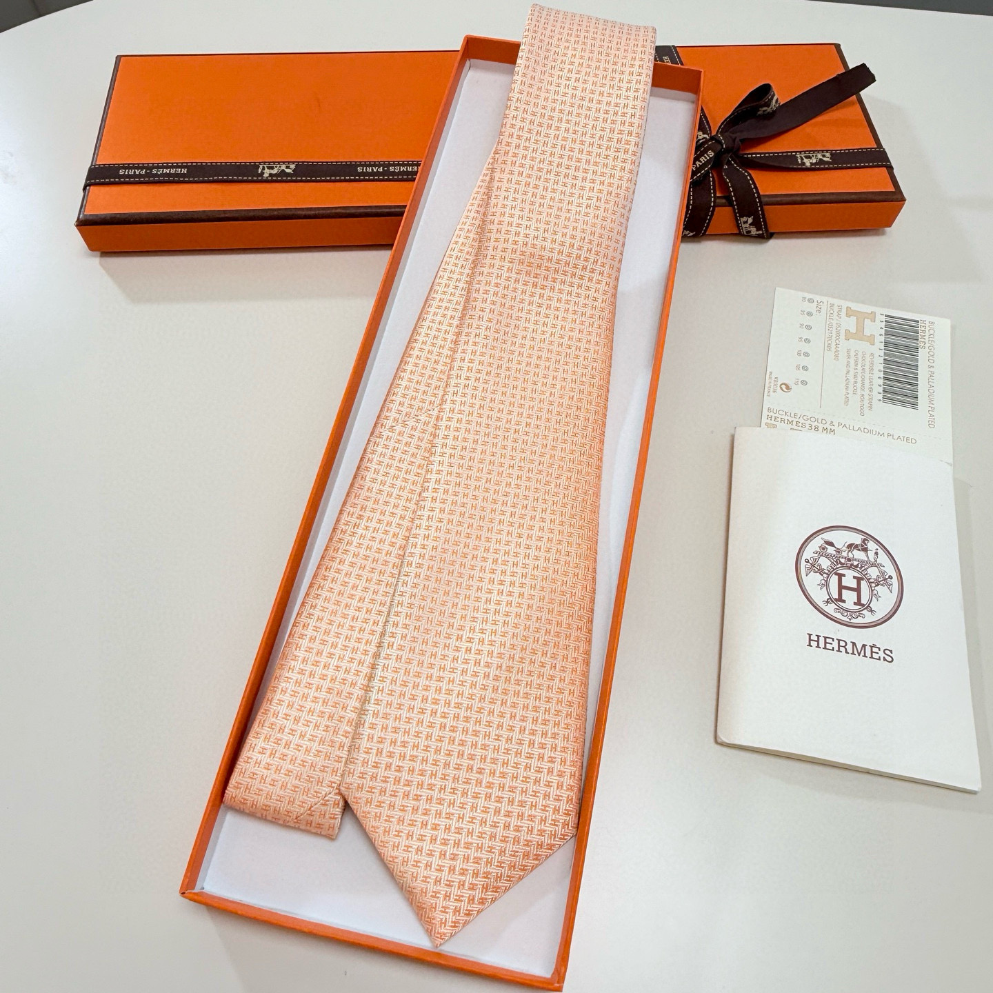 特价💰男士新款领带系列【小H字母领带】👔👔，稀有H家每年都有一千条不同印花的领带面世，从最初的多以几何图