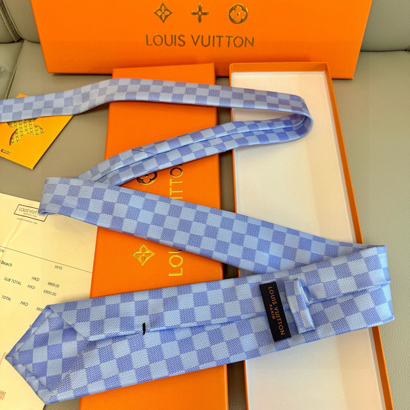 特价💰男士领带系列 LV棋盘格领带👔👔，稀有😻😻展现精湛手工与时尚优雅的理想选择，这款领带将标志性的路易