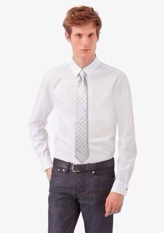 特价💰男士领带系列 LV棋盘格领带👔👔，稀有😻😻展现精湛手工与时尚优雅的理想选择，这款领带将标志性的路易