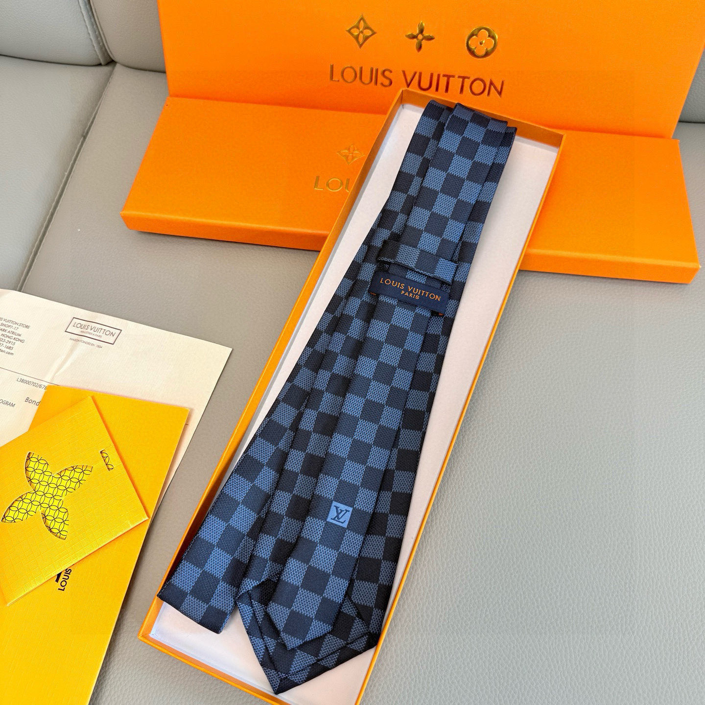 特价💰男士领带系列 LV棋盘格领带👔👔，稀有😻😻展现精湛手工与时尚优雅的理想选择，这款领带将标志性的路易