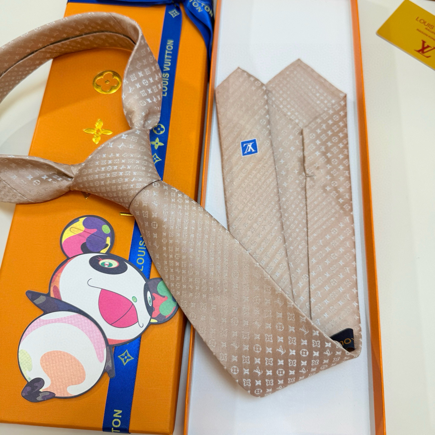 特价💰LV官方新款男士领带系列【L老花字母提花领带】👔👔，稀有😻😻展现精湛手工与时尚优雅的理想选择，这款