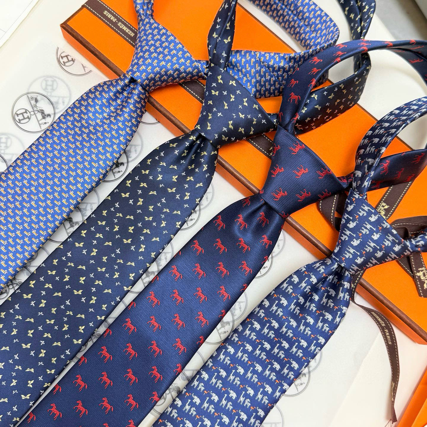 特价💰男士新款领带系列【H蝴蝶图案领带】👔👔，稀有H家每年都有一千条不同印花的领带面世，从最初的多以几何