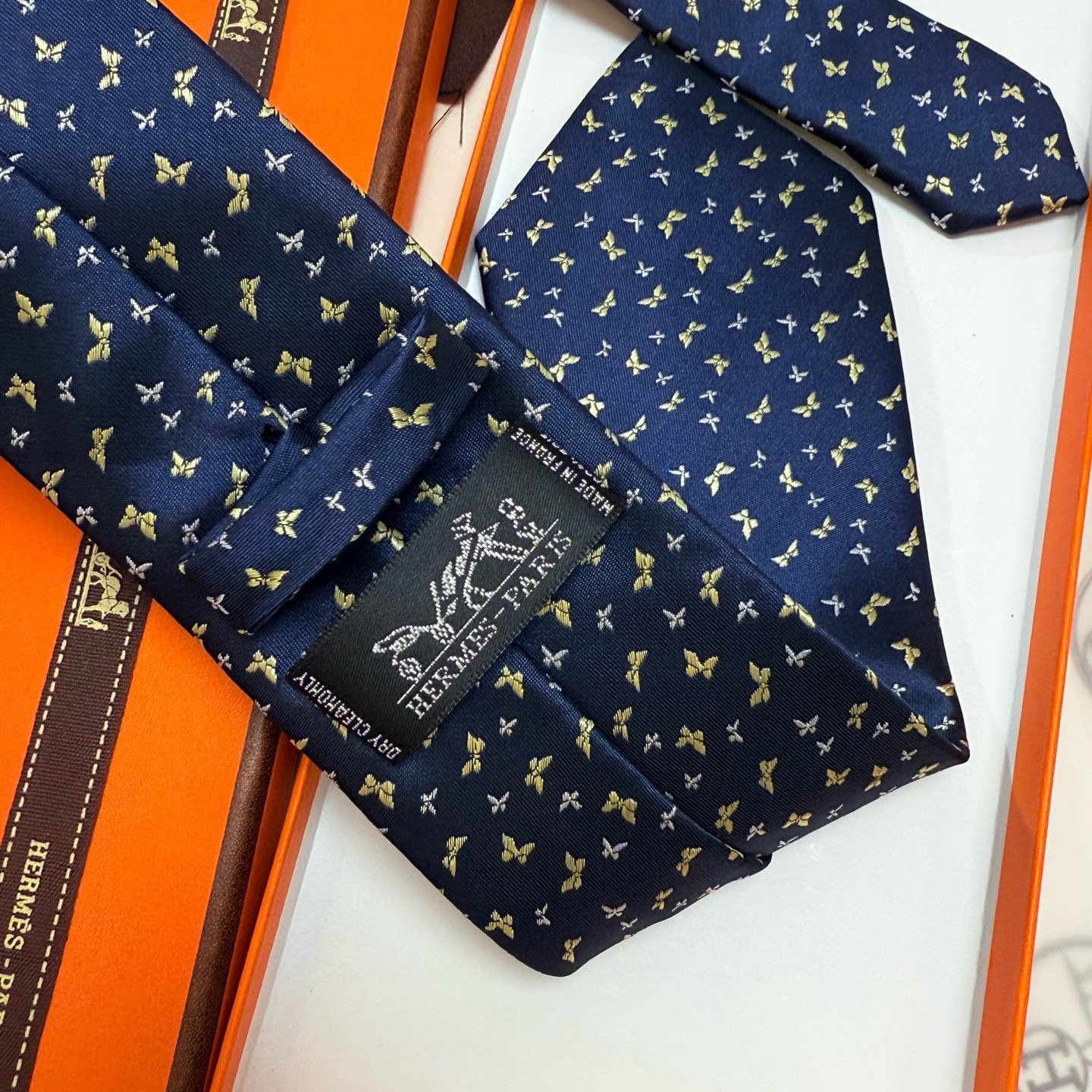 特价💰男士新款领带系列【H蝴蝶图案领带】👔👔，稀有H家每年都有一千条不同印花的领带面世，从最初的多以几何