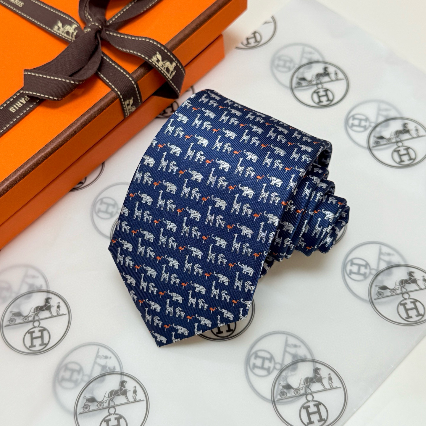 特价💰👨‍⚖👨‍✈男士新款领带系列【H大象印花领带】👔👔，稀有H家每年都有一千条不同印花的领带面世，从最