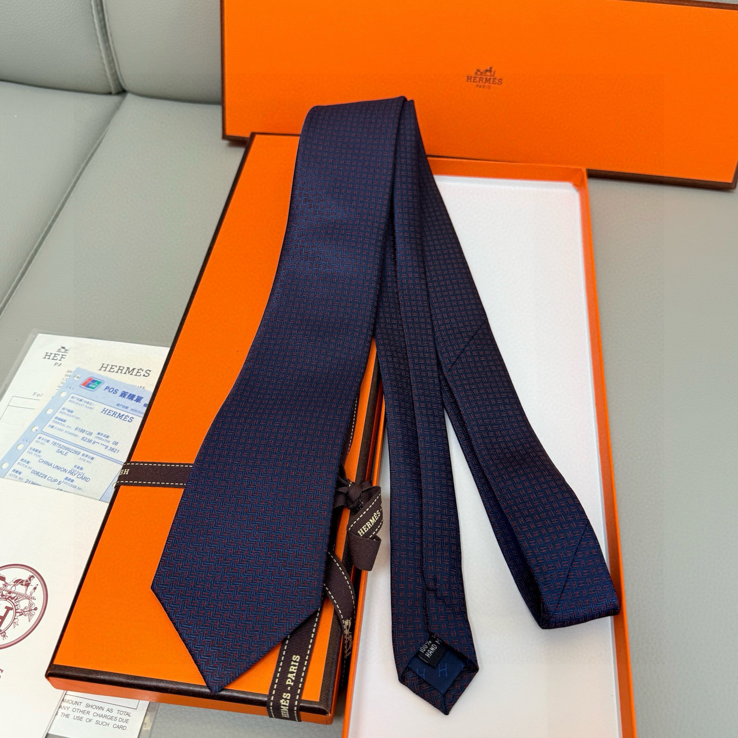 特价💰男士新款领带系列【小H字母领带】👔👔，稀有H家每年都有一千条不同印花的领带面世，从最初的多以几何图