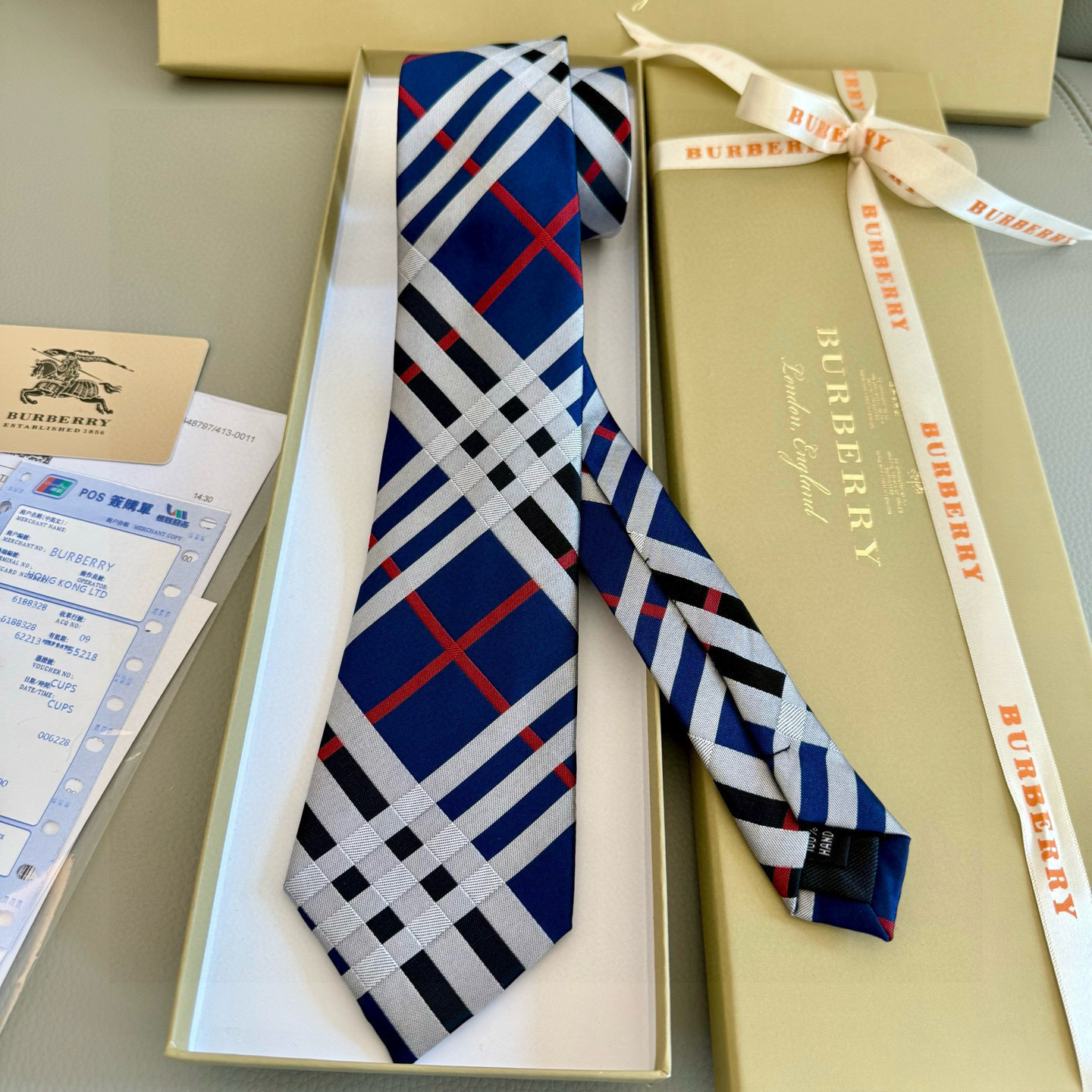 特价💰B家专柜同步💖💖👔👔男士【英伦格纹领带】，稀有😻😻展现精湛手工与时尚优雅的理想选择，这款采用B家最