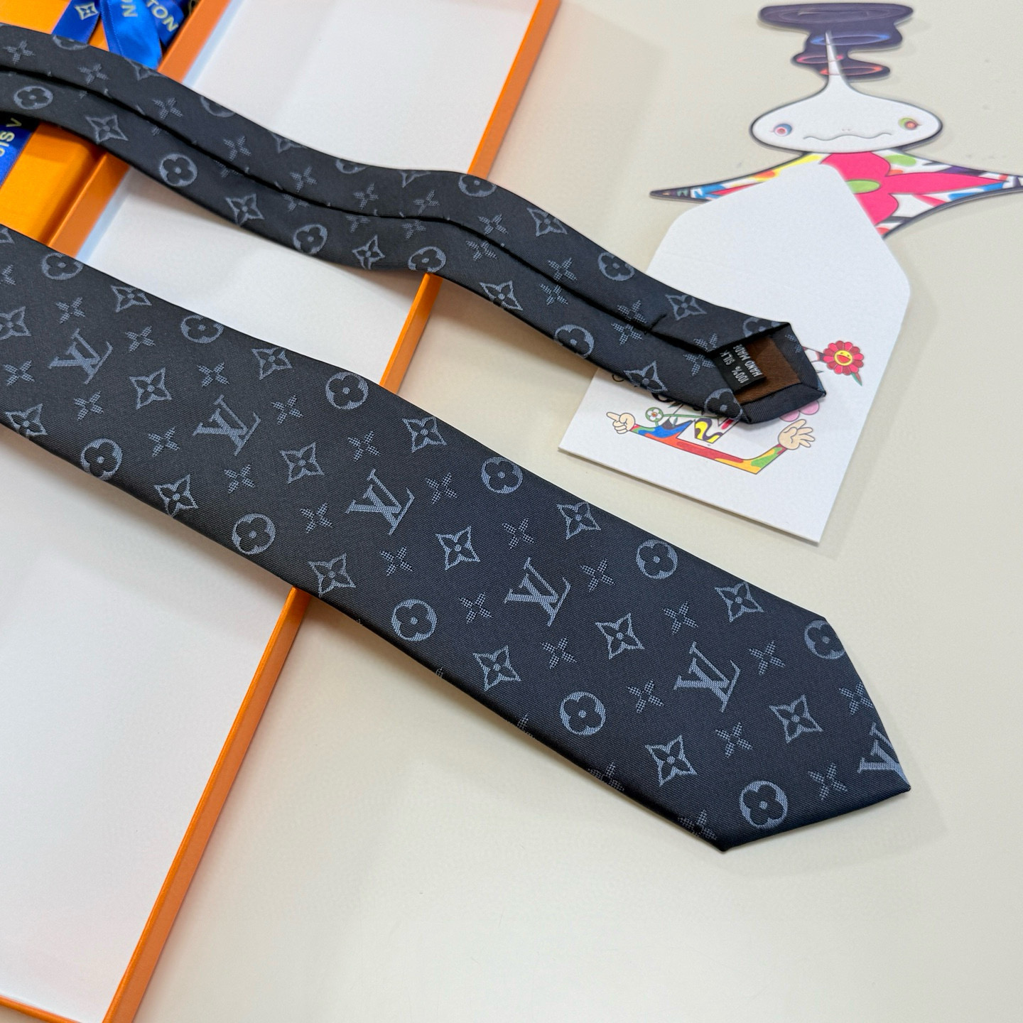 特价💰LV男士领带系列👔👔，稀有😻😻展现精湛手工与时尚优雅的理想选择，此款真丝织就的Diamonds V