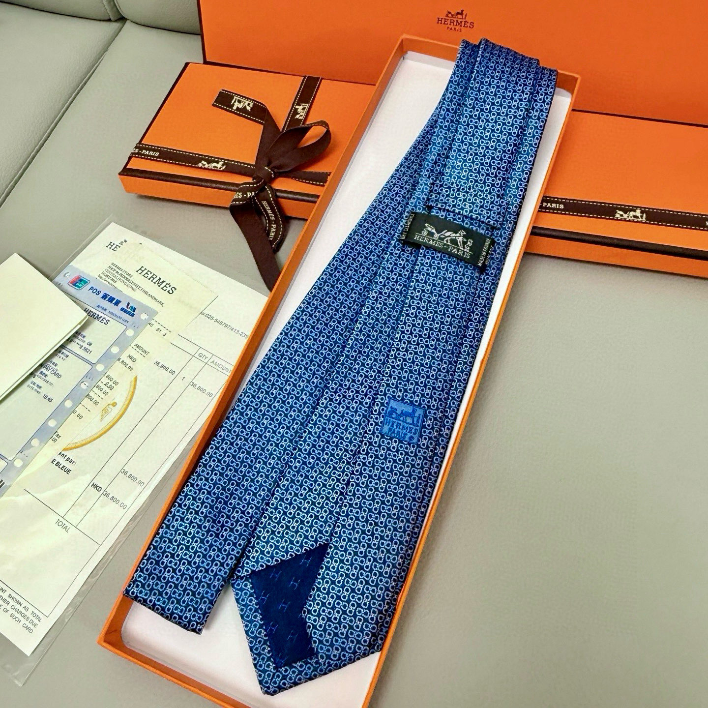 特价💰 男士新款领带系列【H连环叠影领带】👔👔，稀有H家每年都有一千条不同印花的领带面世，从最初的多以几