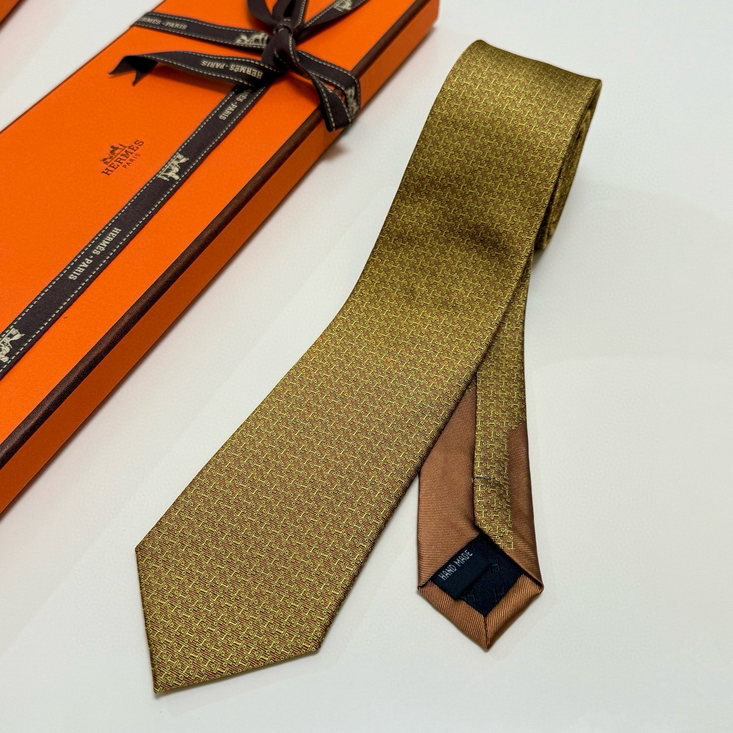 特价💰男士新款领带系列【H标志图案领带】👔👔，稀有H家每年都有一千条不同印花的领带面世，从最初的多以几何