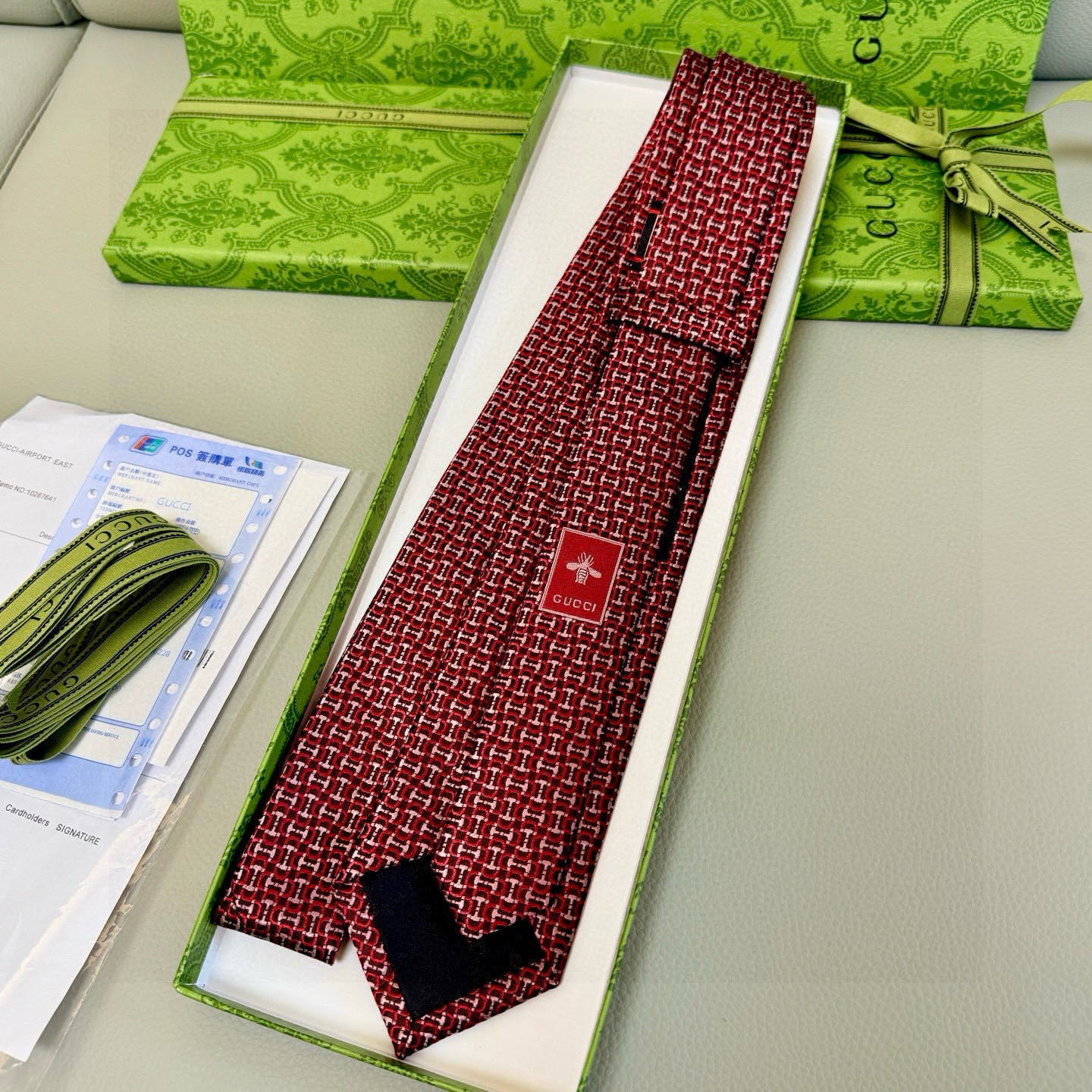特价💰男士新款领带系列【镂空H字母领带】👔👔，稀有H家每年都有一千条不同印花的领带面世，从最初的多以几何