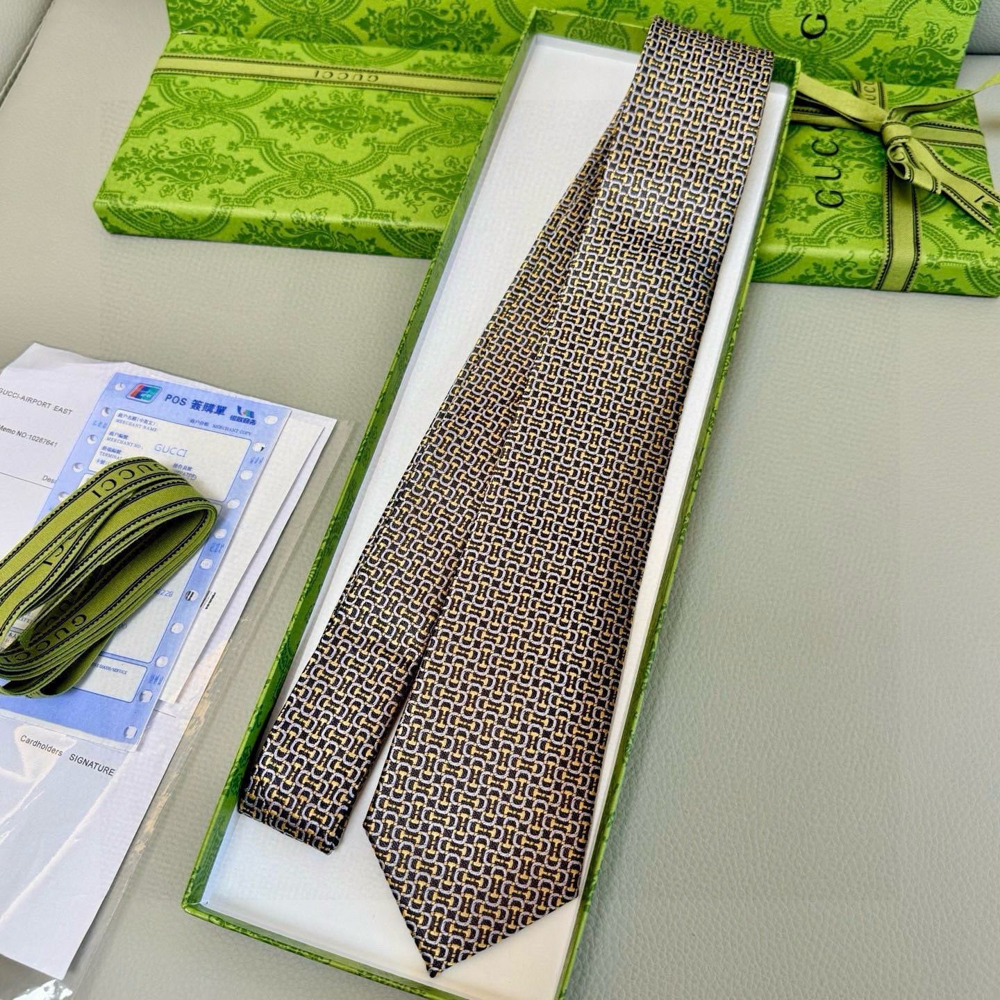 特价💰男士新款领带系列【镂空H字母领带】👔👔，稀有H家每年都有一千条不同印花的领带面世，从最初的多以几何