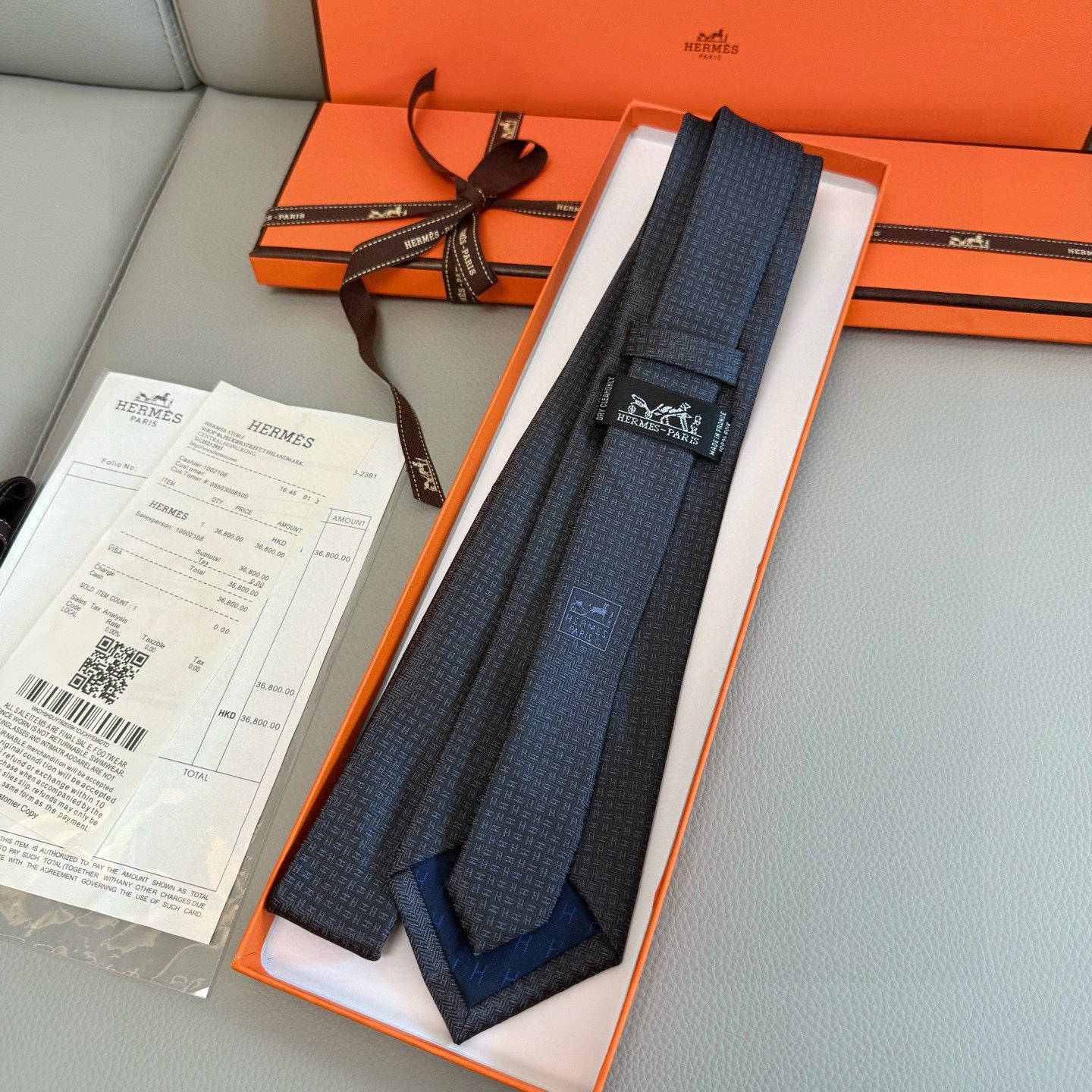 特价💰男士新款领带系列【小H字母领带】👔👔，稀有H家每年都有一千条不同印花的领带面世，从最初的多以几何图