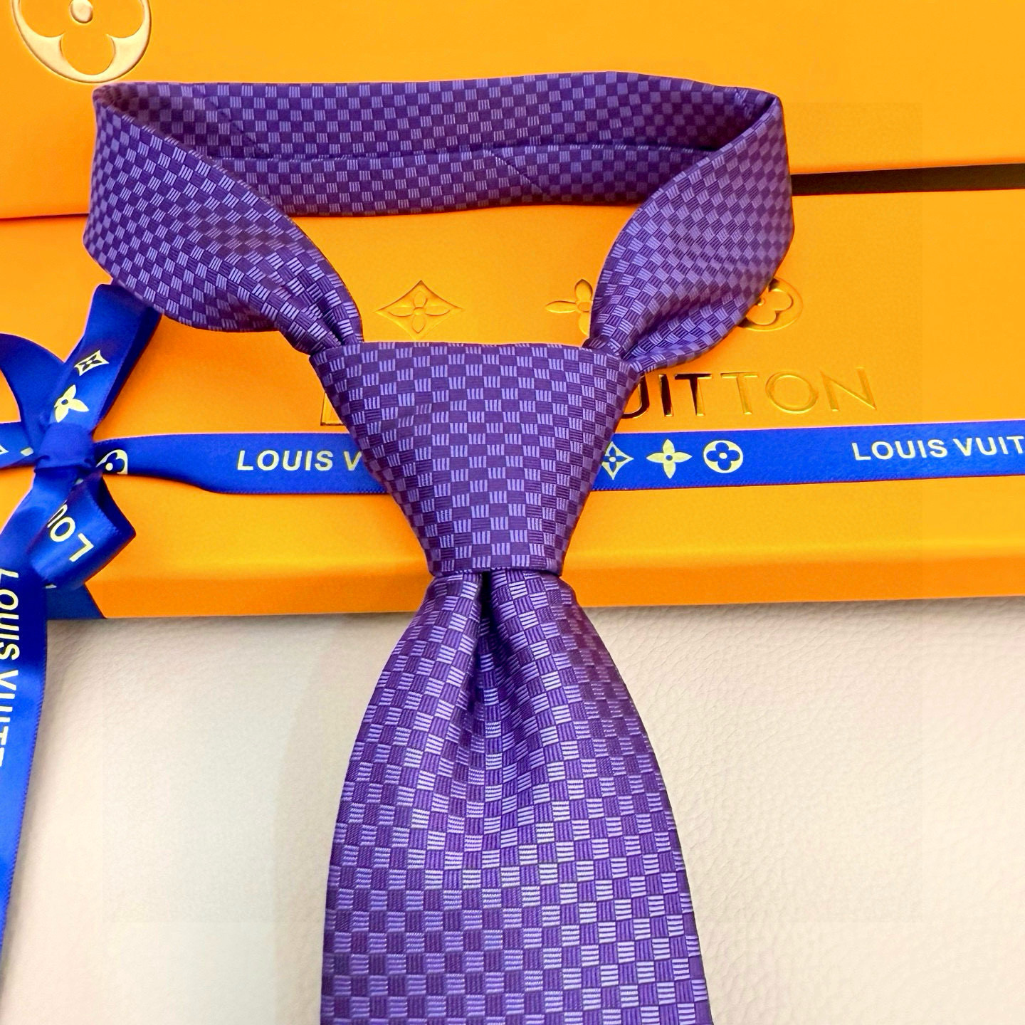 特价💰男士领带系列【LV方格领带】👔👔，稀有😻😻展现精湛手工与时尚优雅的理想选择，这款领带将标志性的Da